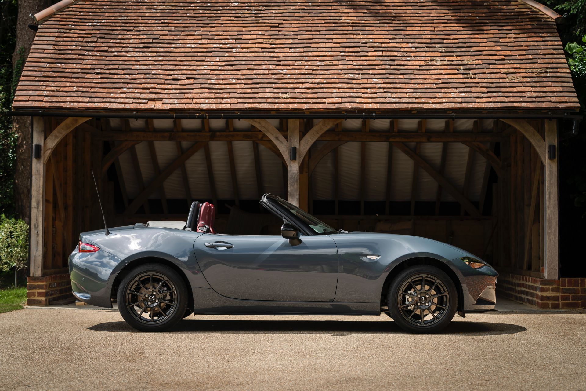 Mazda UK’s MX-5 R-Sport Limited Edition Stars In Cool Photoshoot