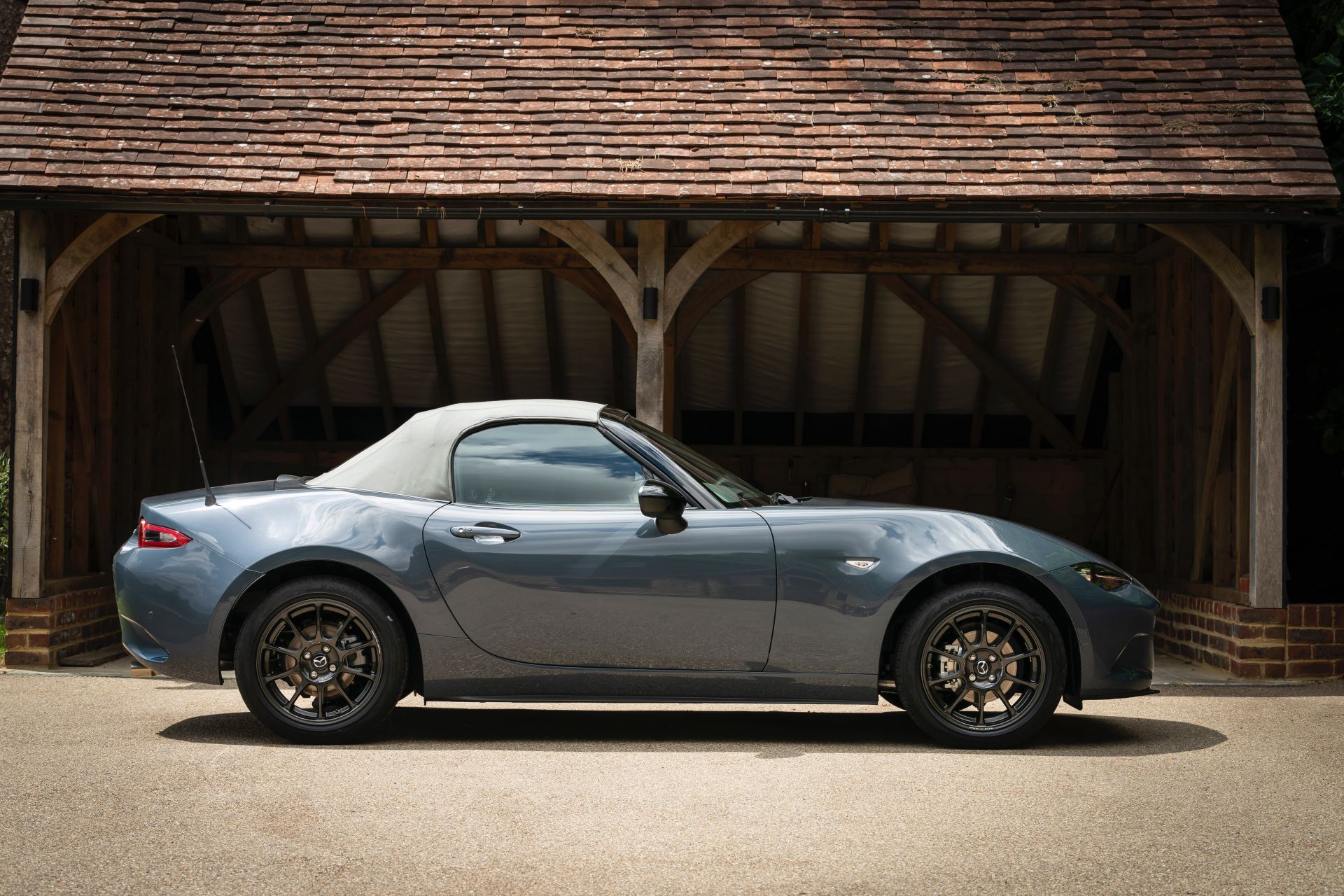Mazda UK’s MX-5 R-Sport Limited Edition Stars In Cool Photoshoot