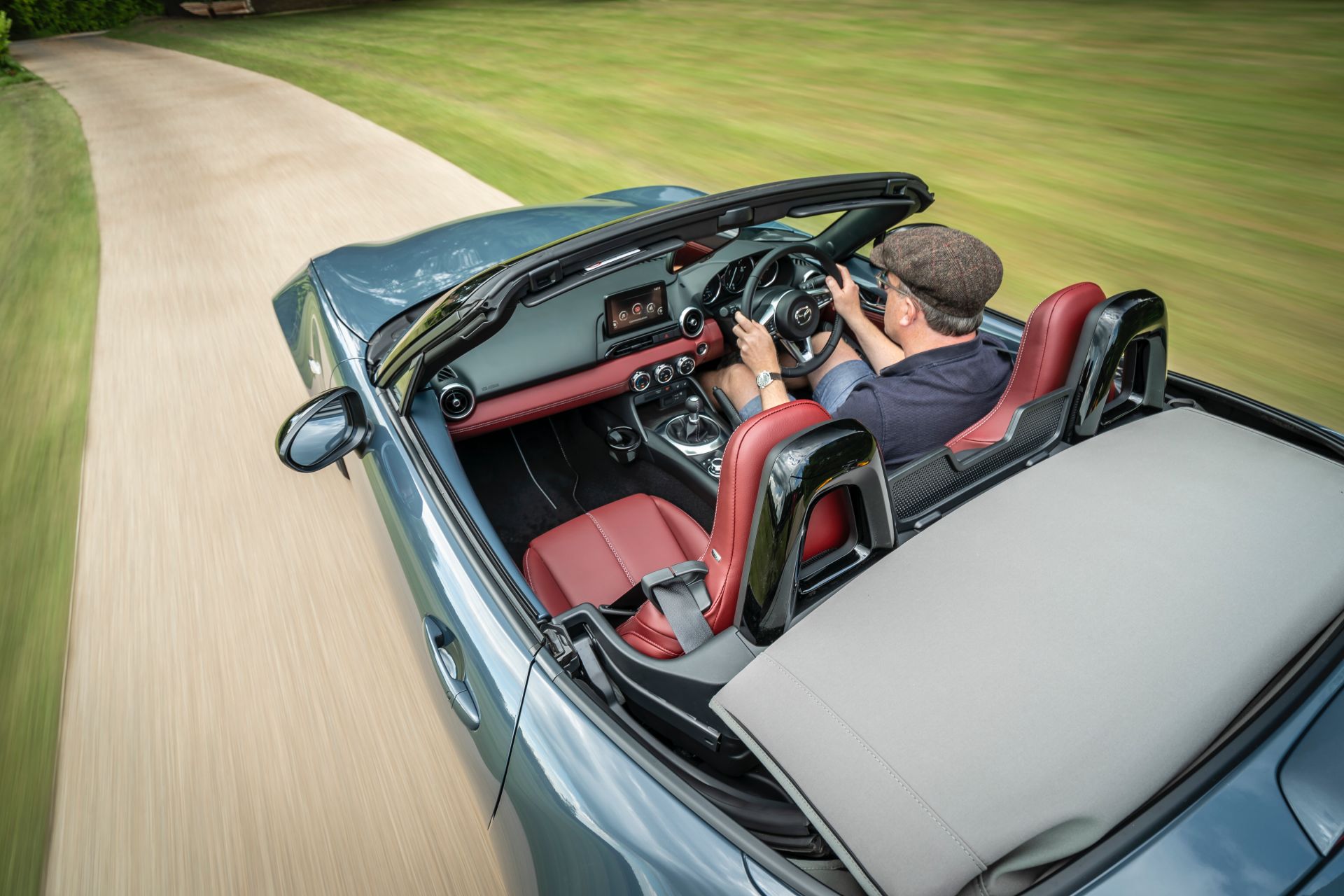 Mazda UK’s MX-5 R-Sport Limited Edition Stars In Cool Photoshoot