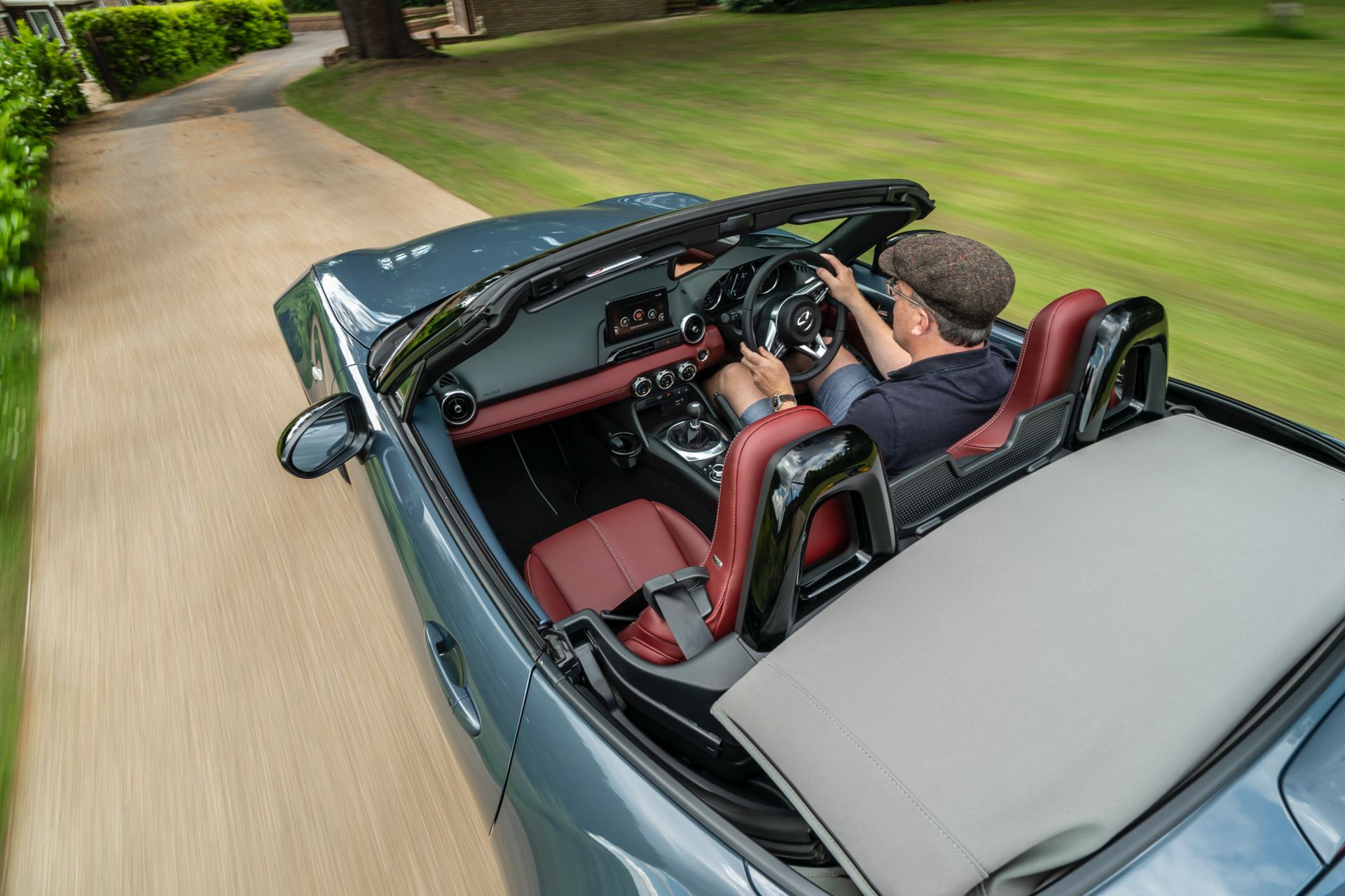 Mazda UK’s MX-5 R-Sport Limited Edition Stars In Cool Photoshoot