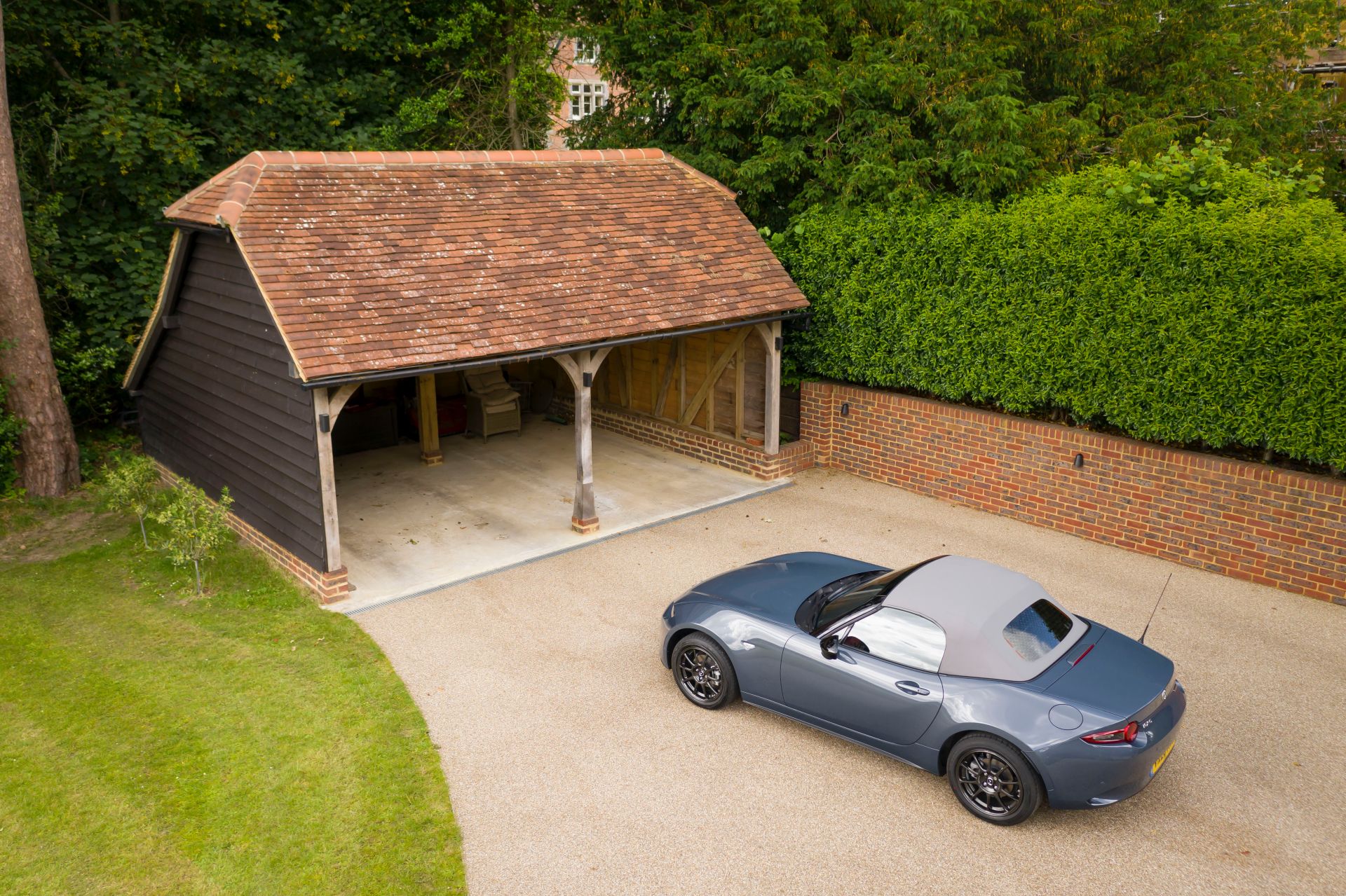 Mazda UK’s MX-5 R-Sport Limited Edition Stars In Cool Photoshoot