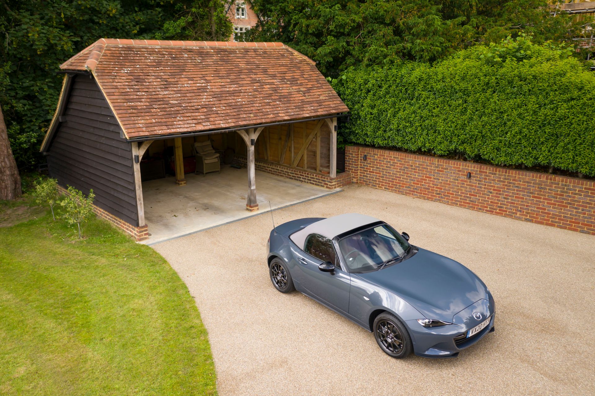 Mazda UK’s MX-5 R-Sport Limited Edition Stars In Cool Photoshoot