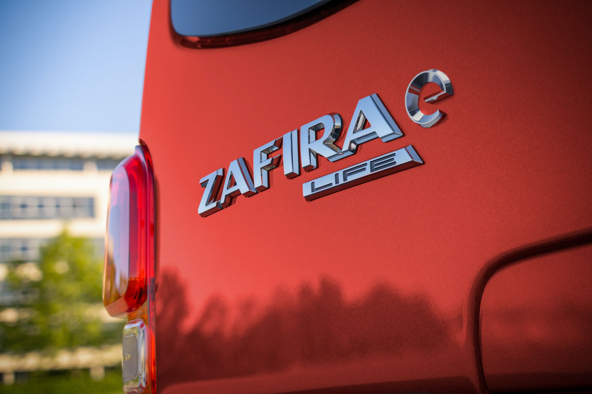 Opel And Vauxhall Unveil Zafira-e Life Electric MPV With Optional 205-Mile Range