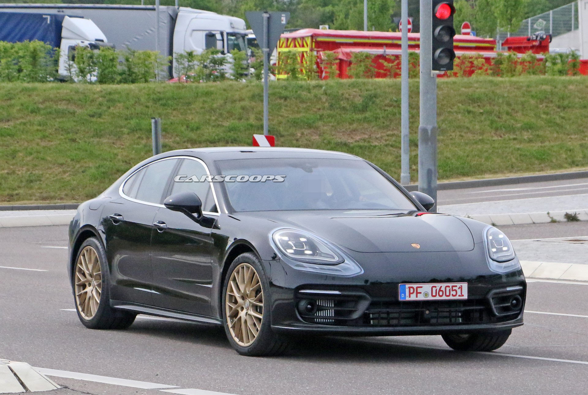 2021 Porsche Panamera Sports Golden Wheels, Barely Noticeable Styling Changes