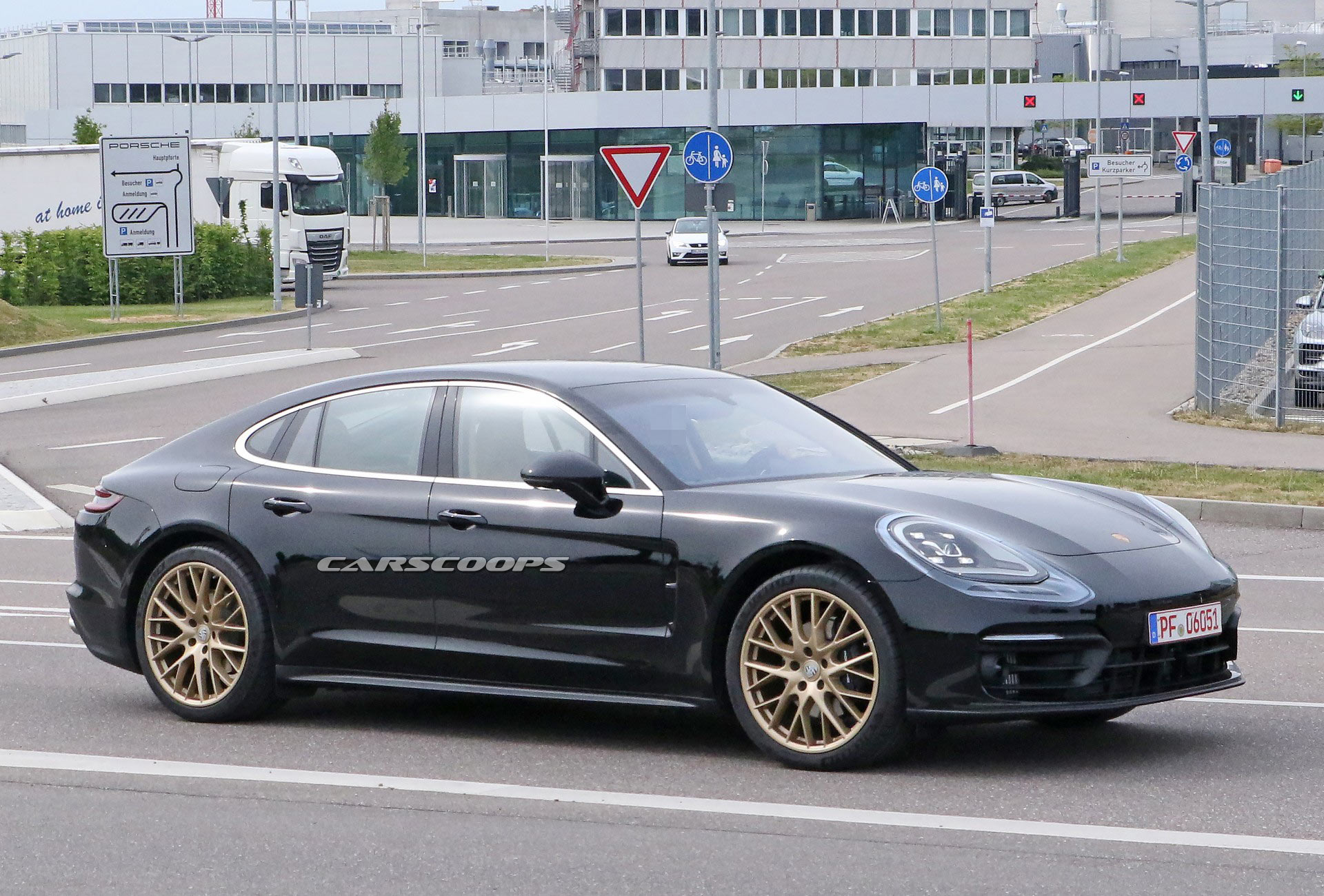 2021 Porsche Panamera Sports Golden Wheels, Barely Noticeable Styling Changes