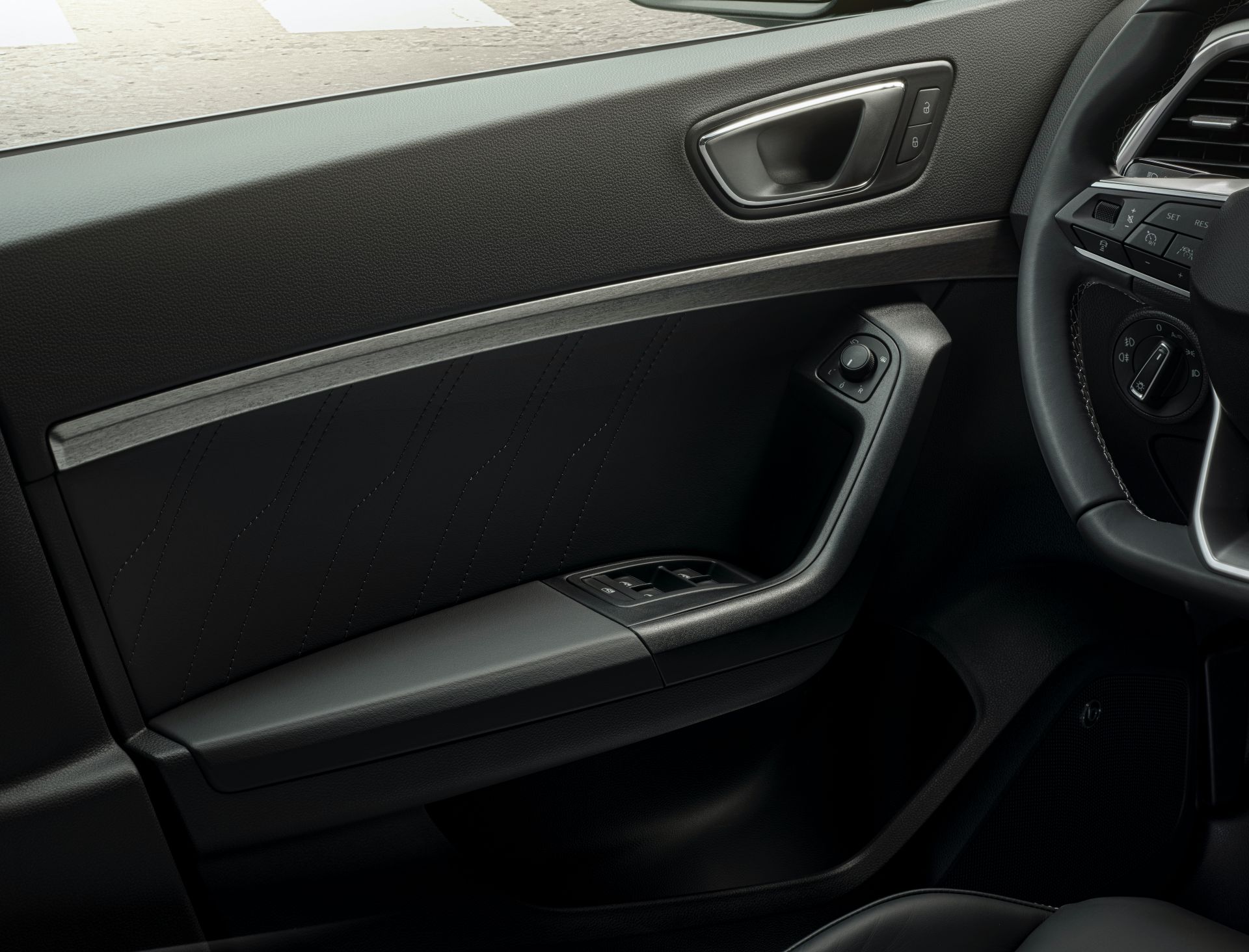 2021 SEAT Ateca Breaks Cover With Subtle Styling Tweaks, Major Tech Overhaul