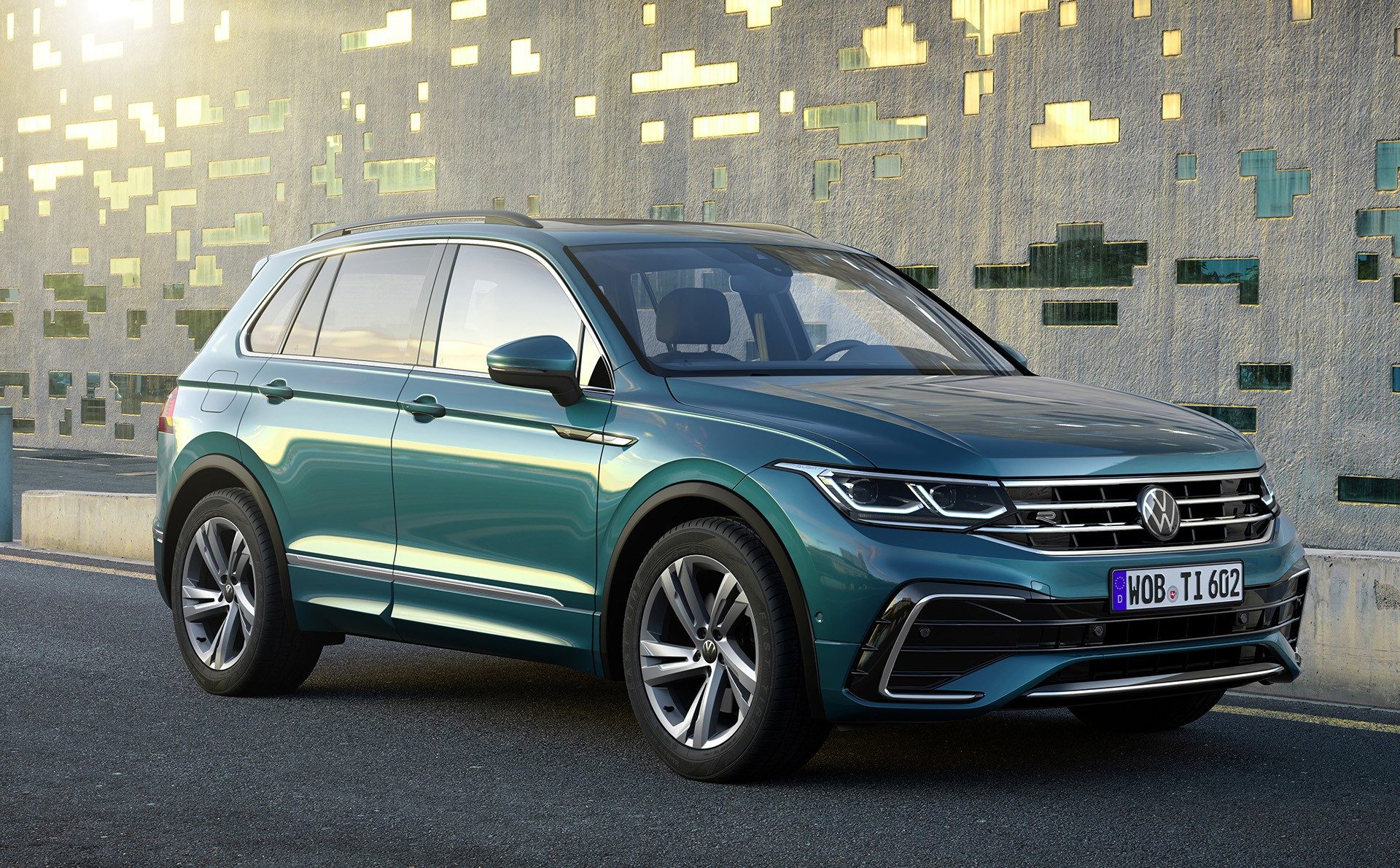 2021 VW Tiguan Facelift Debuts With New R Variant Pumping Out 316 HP