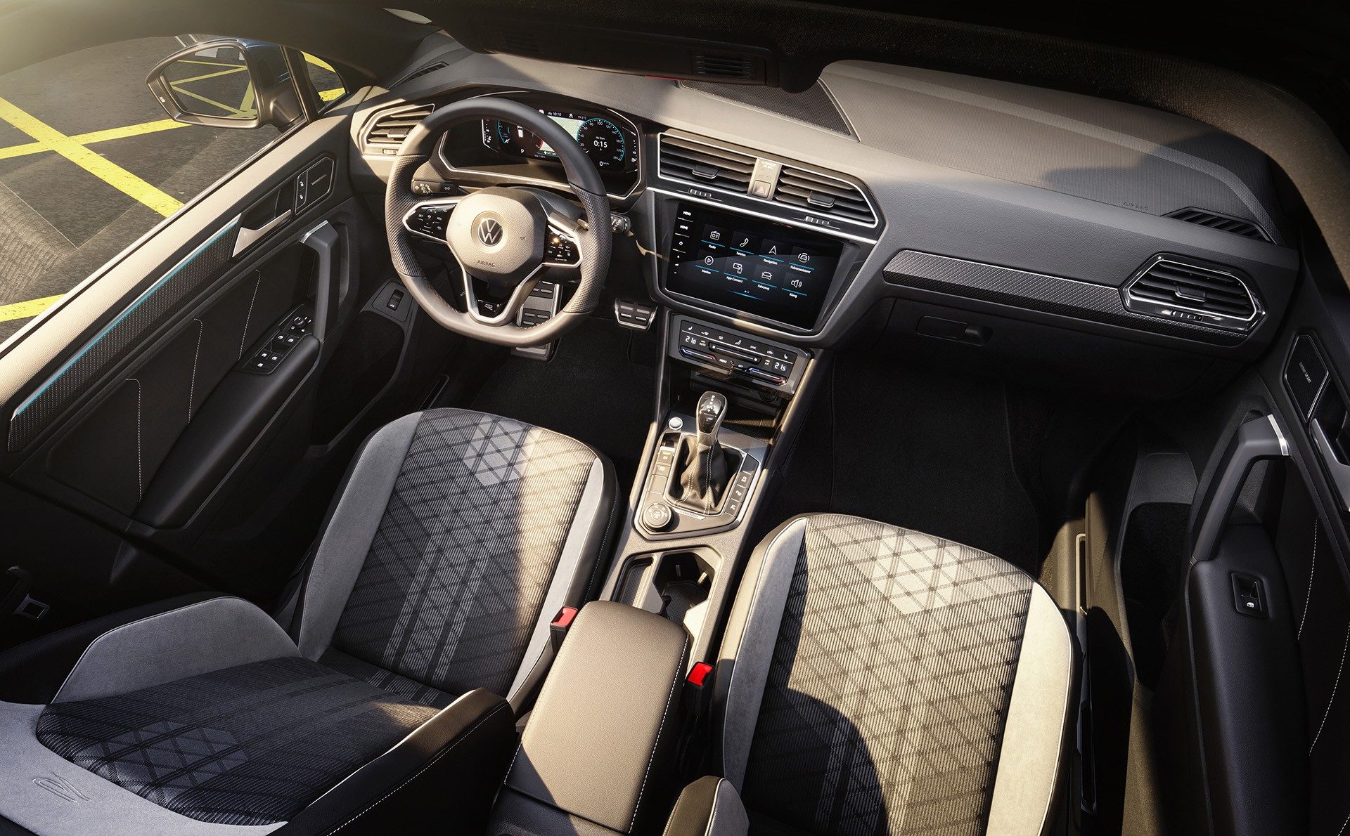 2021 VW Tiguan Facelift Debuts With New R Variant Pumping Out 316 HP