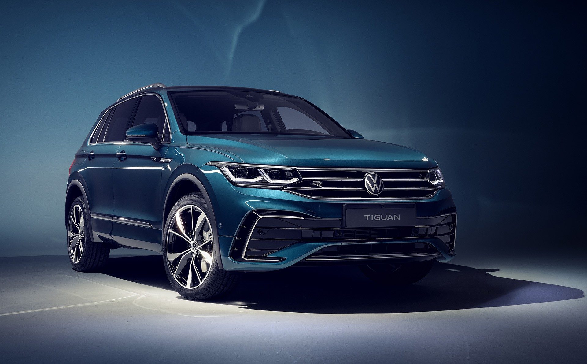 2021 VW Tiguan Facelift Debuts With New R Variant Pumping Out 316 HP