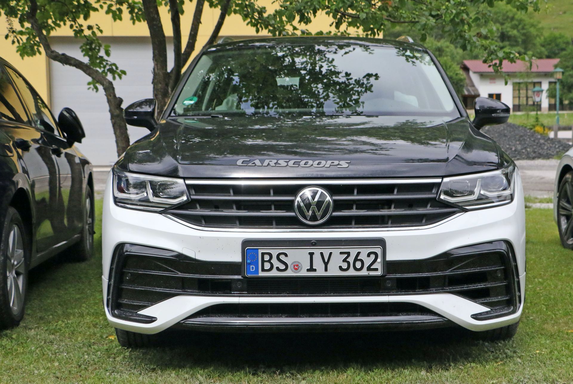 2021-VW-Tiguan-facelift-spy-shots-2.jpg