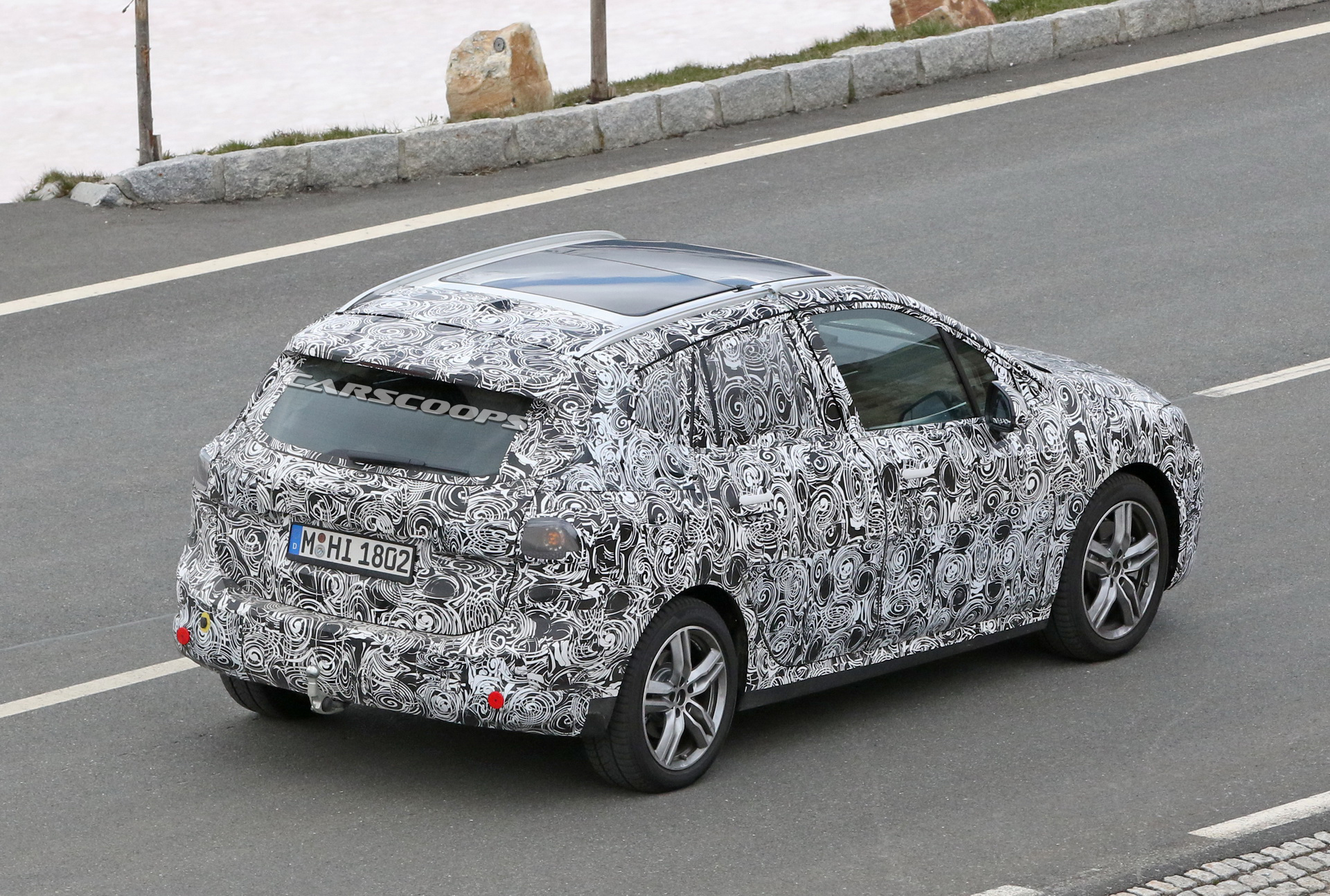 2021 BMW 2-Series Active Tourer Minivan Shows Huge Curved Screen In New Spy Shots