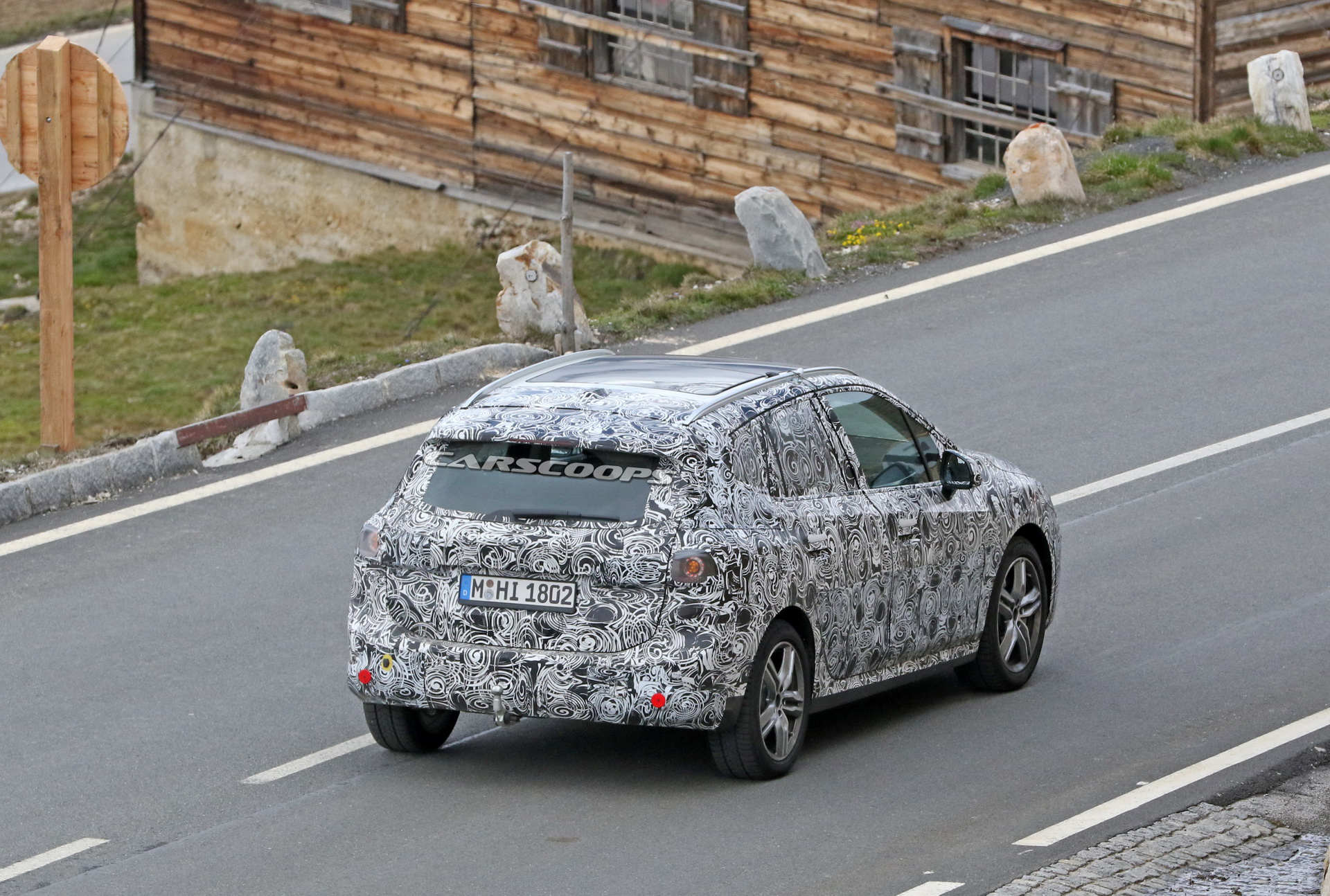 2021 BMW 2-Series Active Tourer Minivan Shows Huge Curved Screen In New Spy Shots