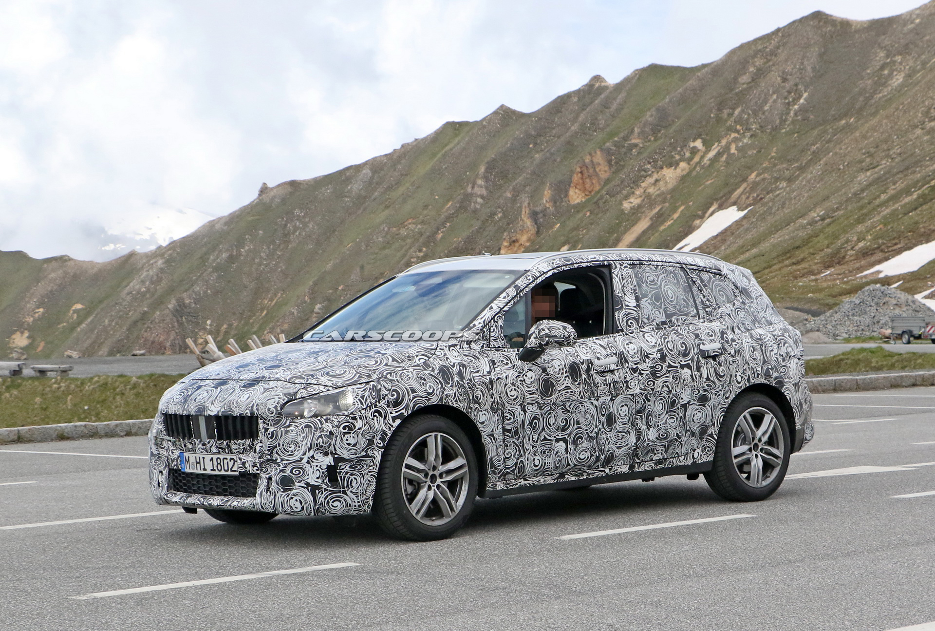 2021 BMW 2-Series Active Tourer Minivan Shows Huge Curved Screen In New Spy Shots