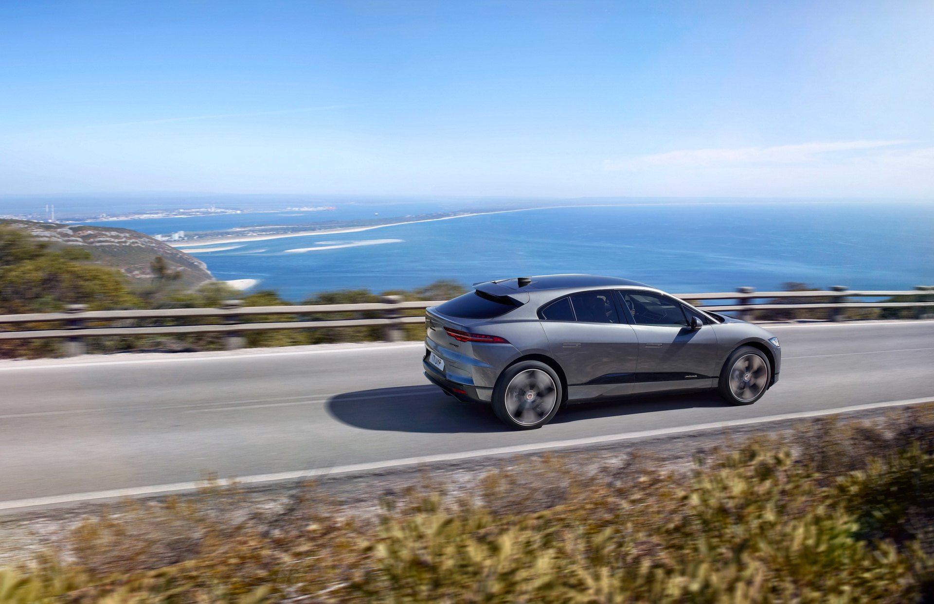 2021 Jaguar I-Pace Unveiled With More Tech, New Visuals