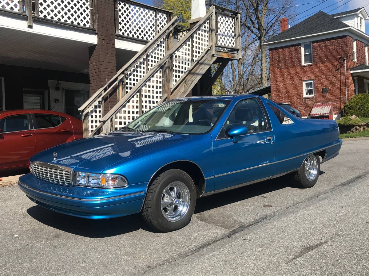 Four-Seater Chevrolet Caprice ‘El Camino’ Needs A Top For Its Rear Passengers