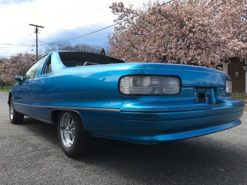 Four-Seater Chevrolet Caprice ‘El Camino’ Needs A Top For Its Rear Passengers