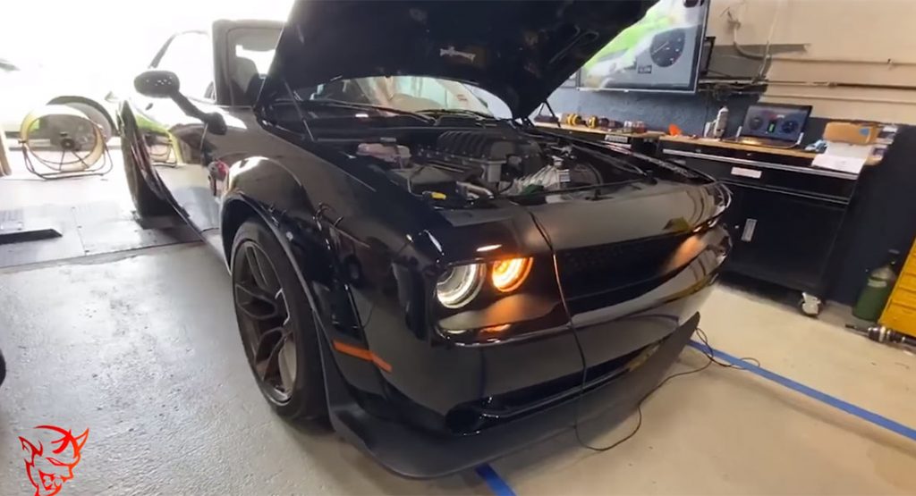  Dodge Challenger Hits The Dyno With Mopar’s 1,000 HP Hellephant Engine