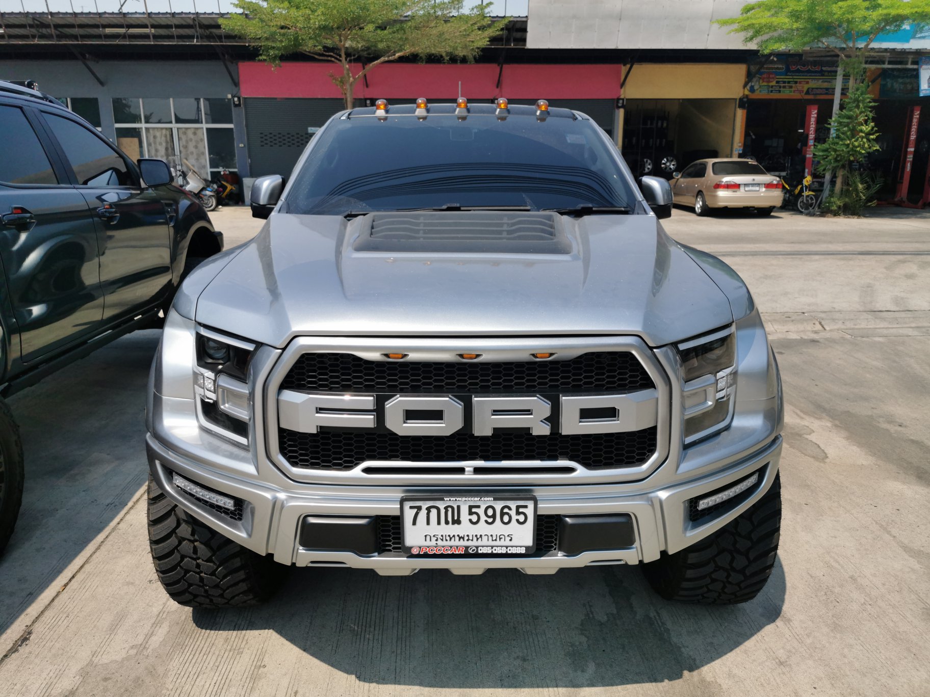 Thai Company Is Turning Ford Ranger Raptors Into F-150 Raptor Lookalikes