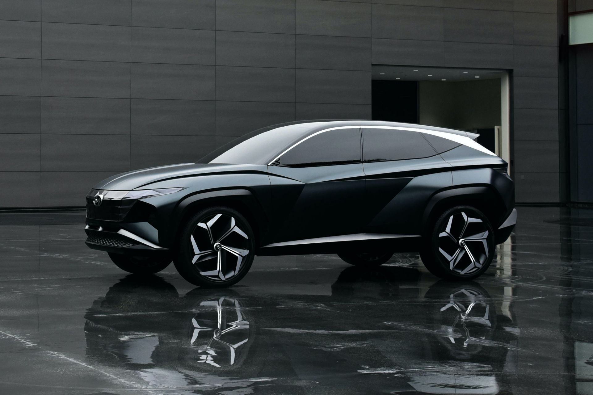 Hyundai Design Boss Presents Striking Vision T Concept In Walkaround Video