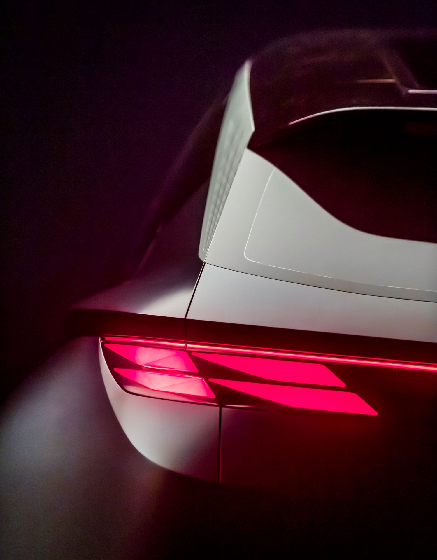 Hyundai Design Boss Presents Striking Vision T Concept In Walkaround Video