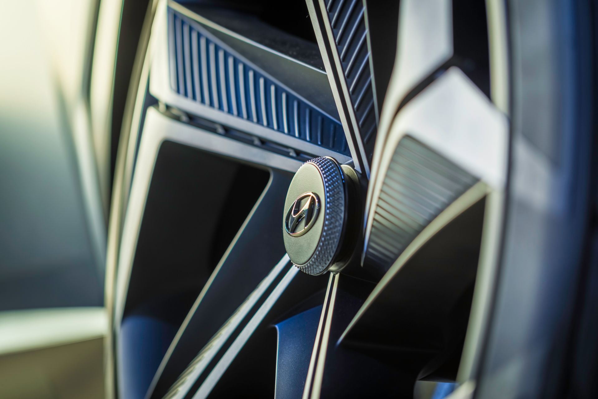 Hyundai Design Boss Presents Striking Vision T Concept In Walkaround Video