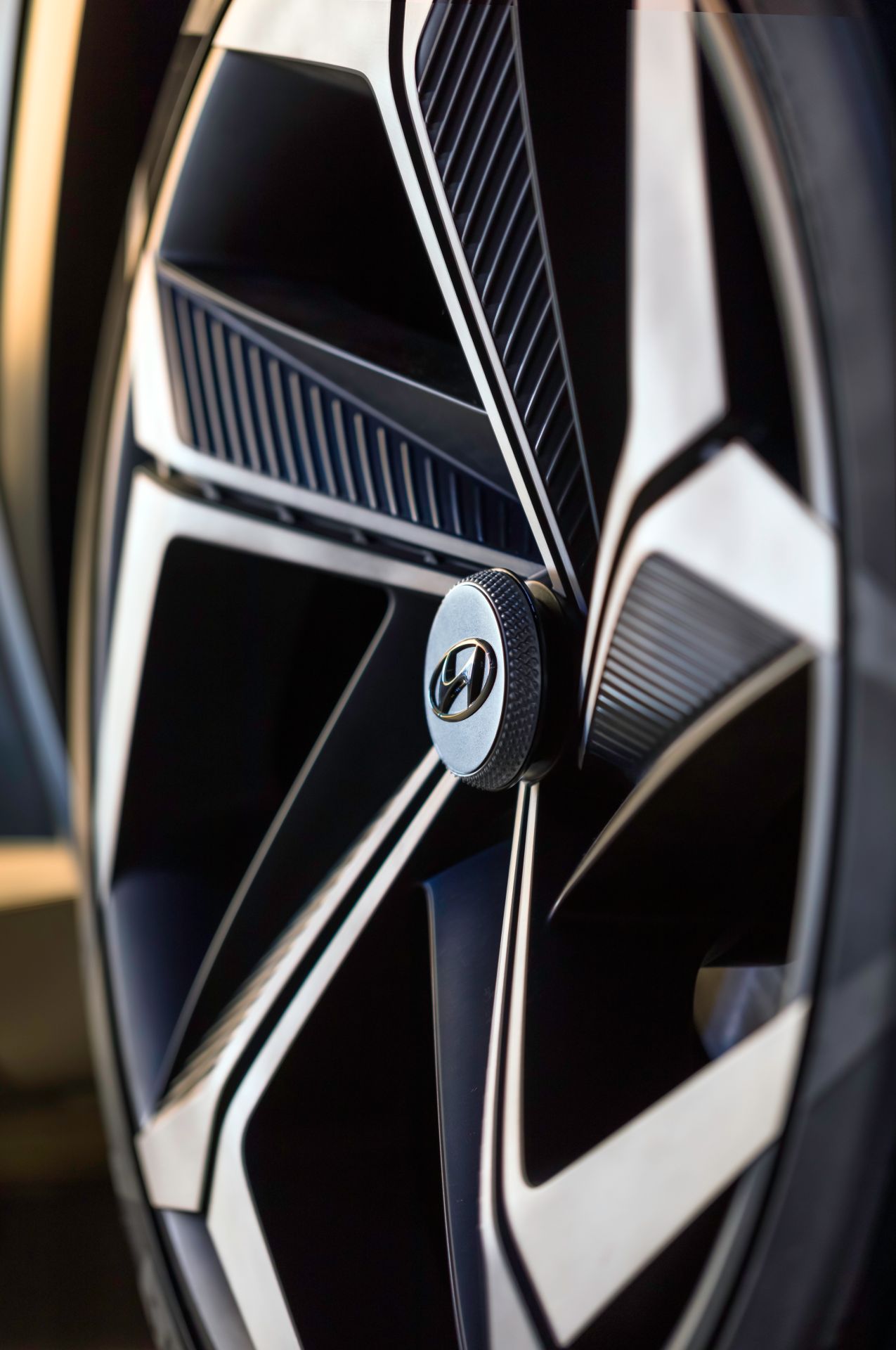 Hyundai Design Boss Presents Striking Vision T Concept In Walkaround Video