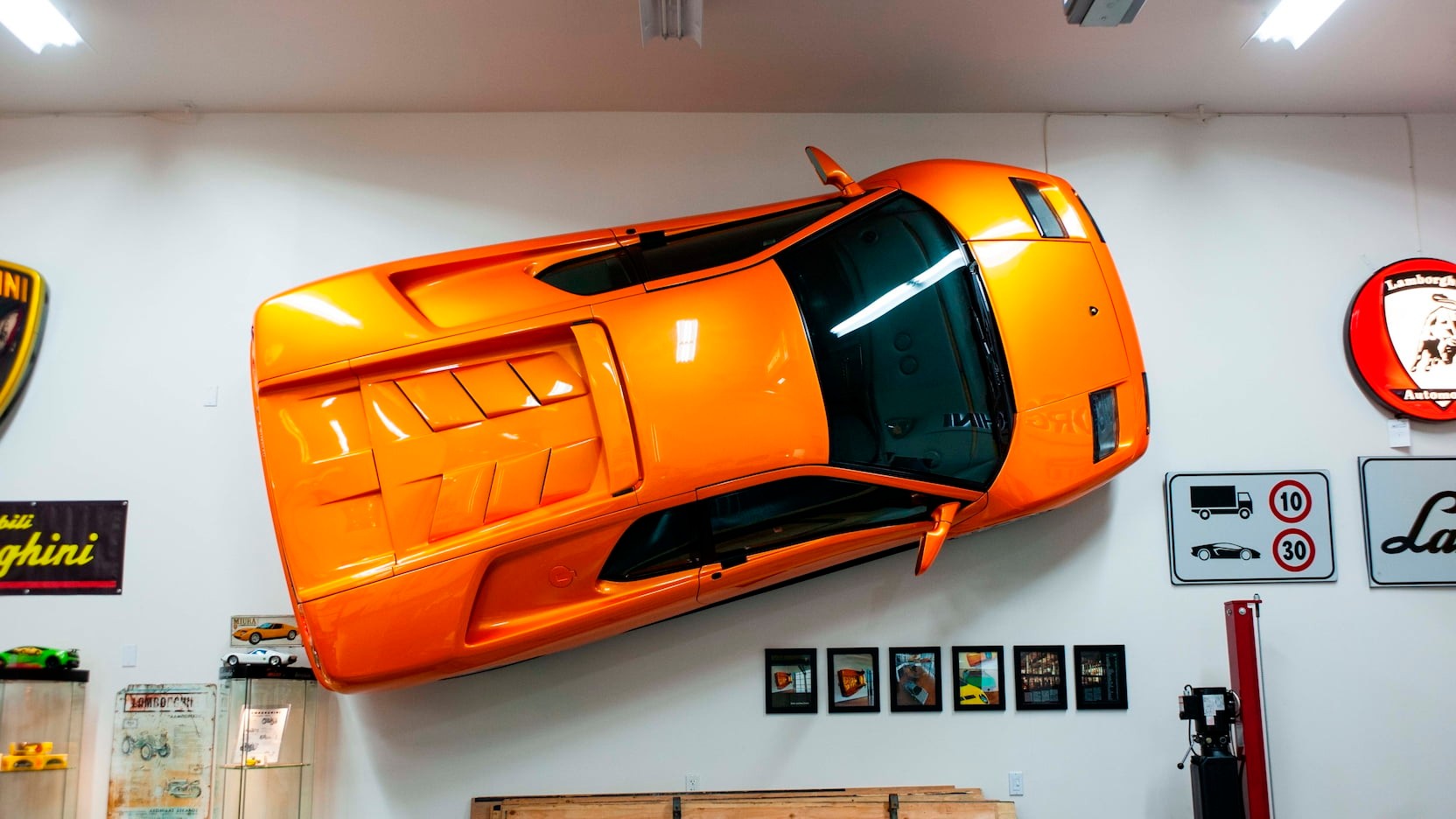 Lamborghini-Diablo-VT-Show-Car-1.jpg