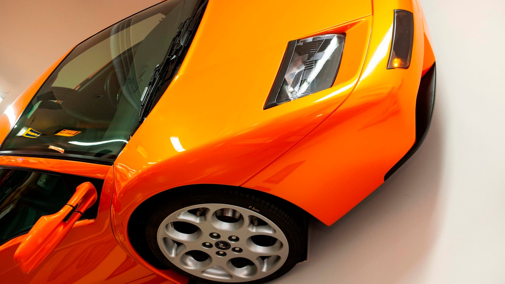 Have Any Empty Wall? Stick This Lamborghini Diablo VT On It