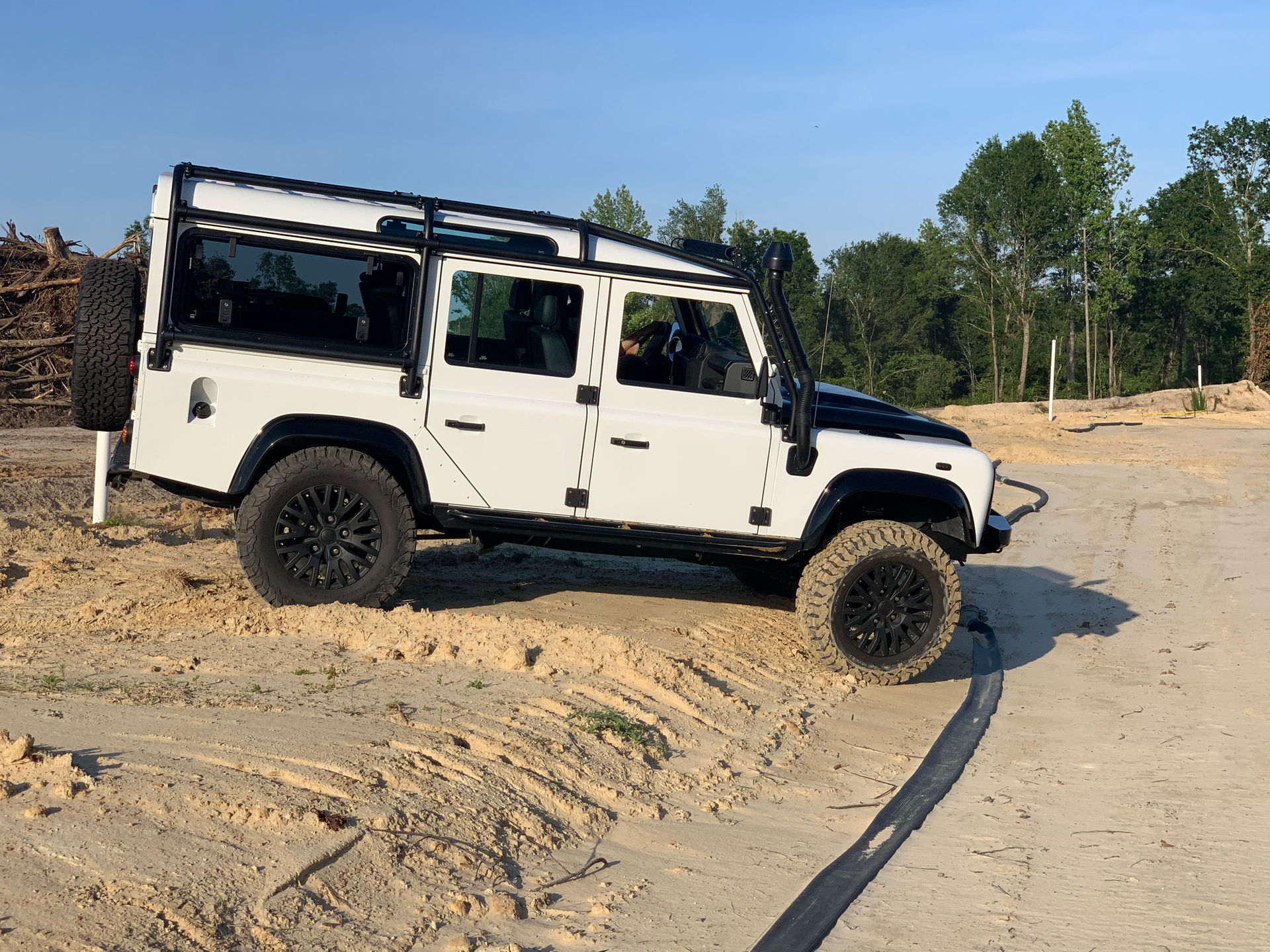 Osprey’s Classic Land Rover Defender Restomod Costs Nearly As Much As Four New Defender 110s