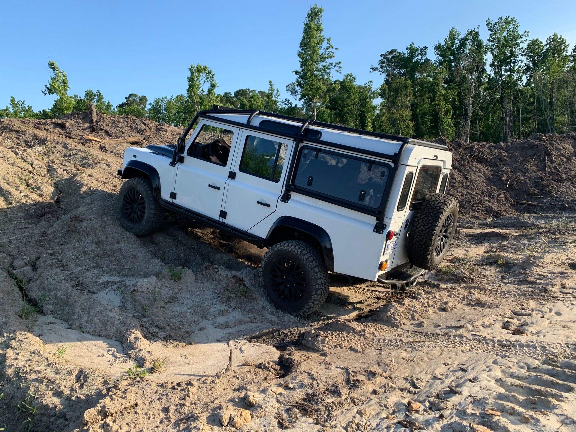 Osprey’s Classic Land Rover Defender Restomod Costs Nearly As Much As Four New Defender 110s