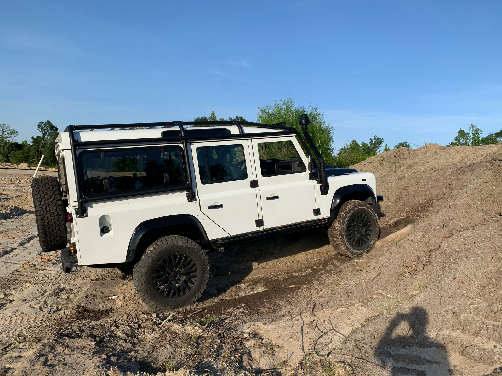Osprey’s Classic Land Rover Defender Restomod Costs Nearly As Much As Four New Defender 110s