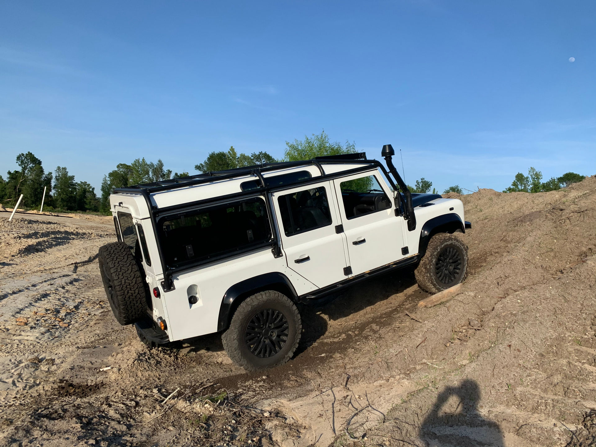 Osprey’s Classic Land Rover Defender Restomod Costs Nearly As Much As Four New Defender 110s
