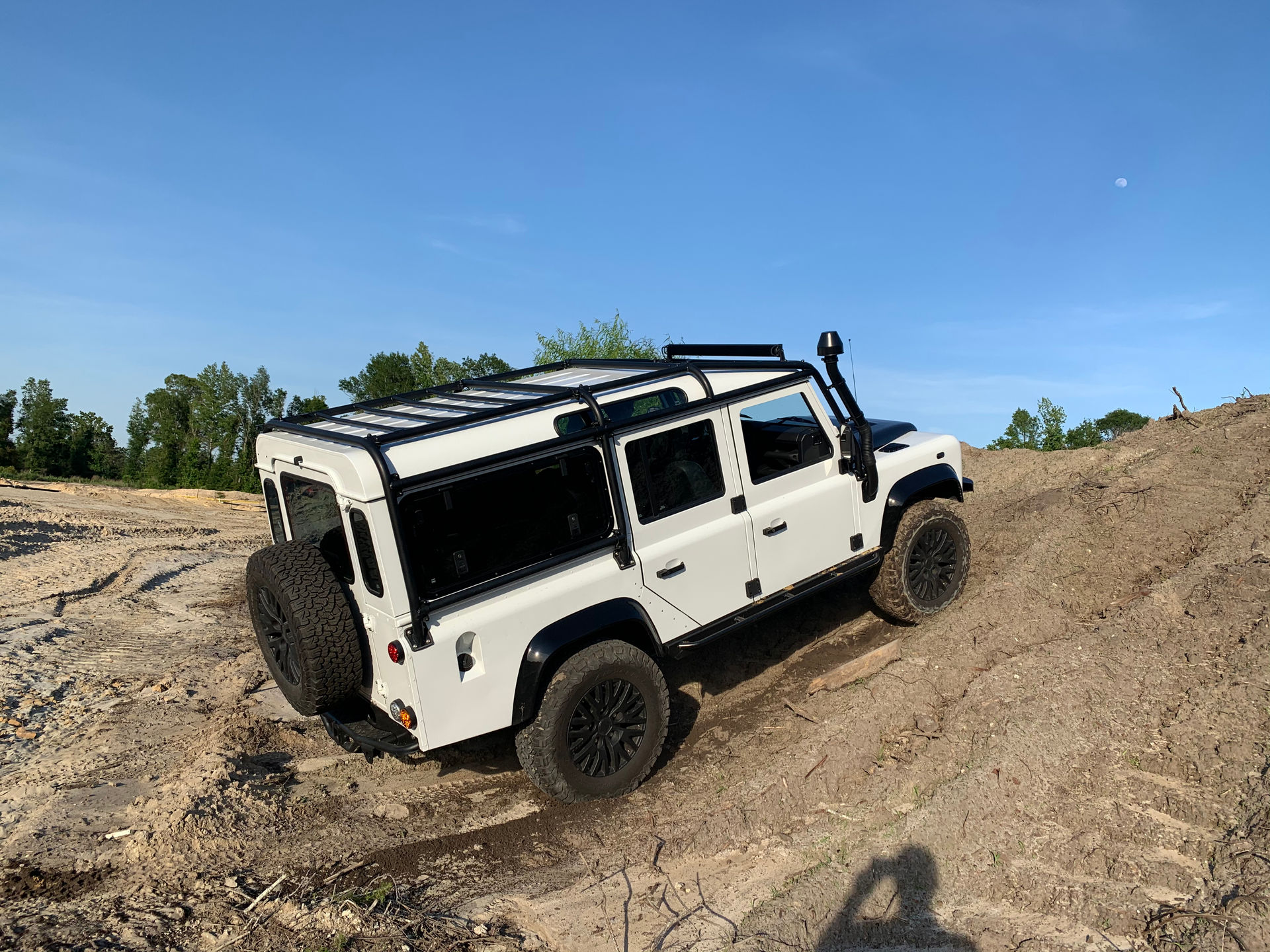Osprey’s Classic Land Rover Defender Restomod Costs Nearly As Much As Four New Defender 110s