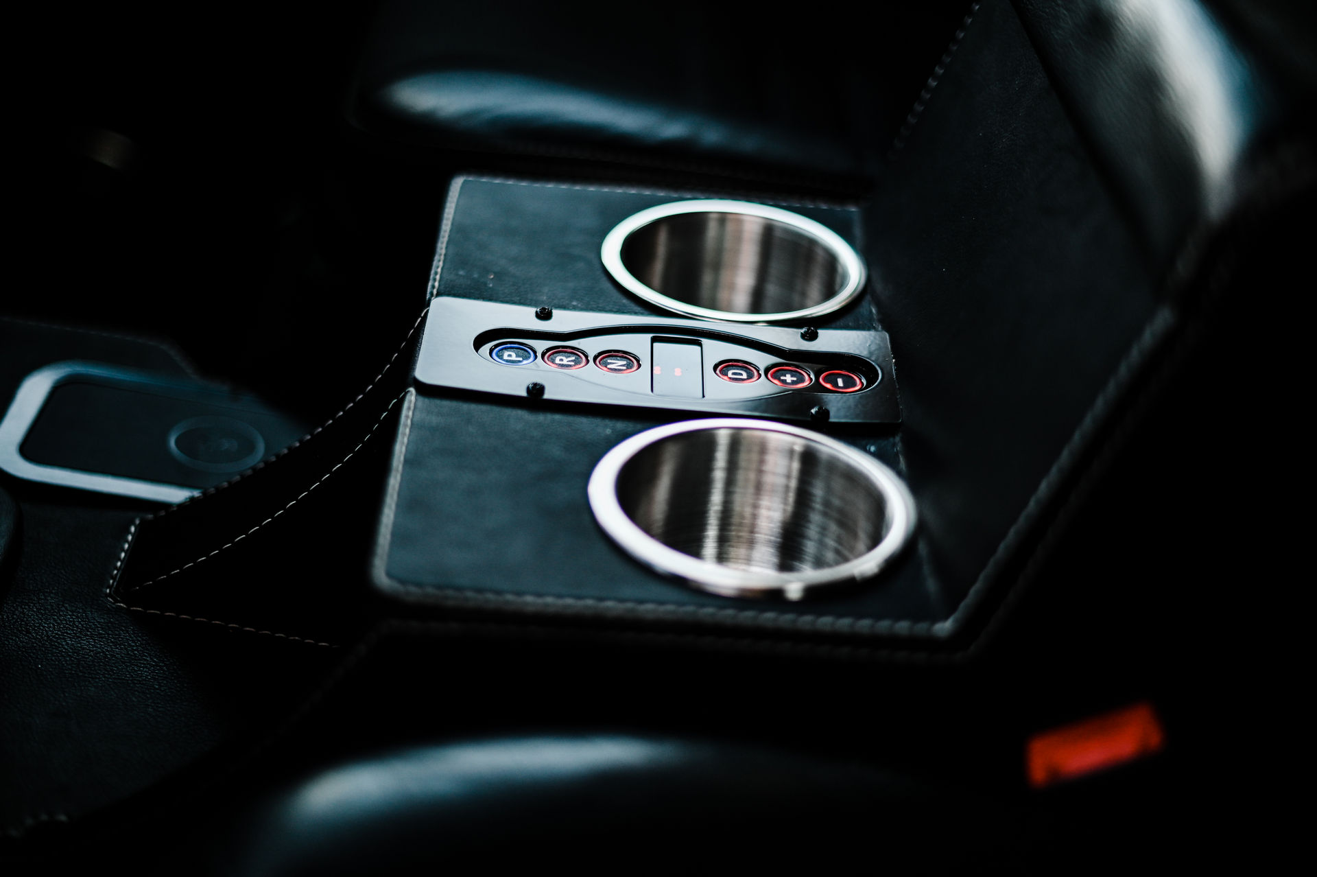 Osprey’s Classic Land Rover Defender Restomod Costs Nearly As Much As Four New Defender 110s