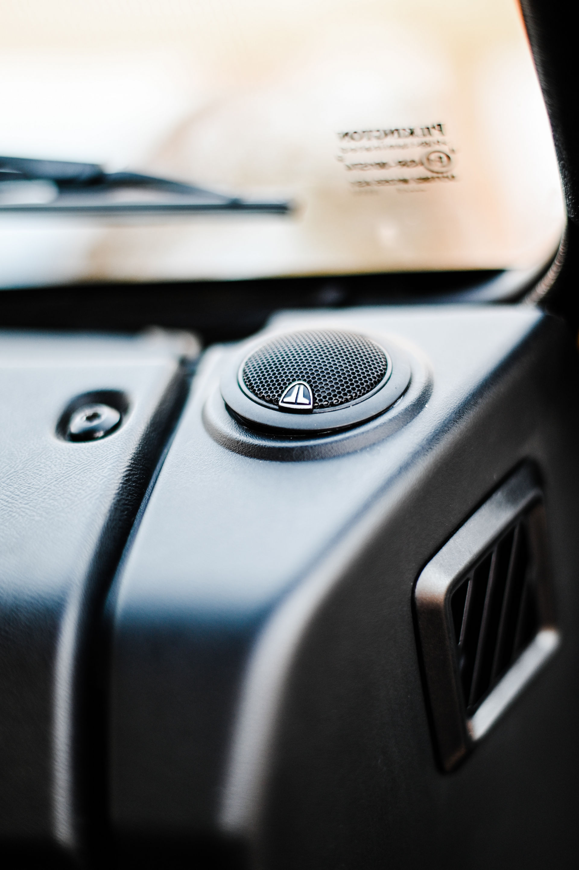 Osprey’s Classic Land Rover Defender Restomod Costs Nearly As Much As Four New Defender 110s