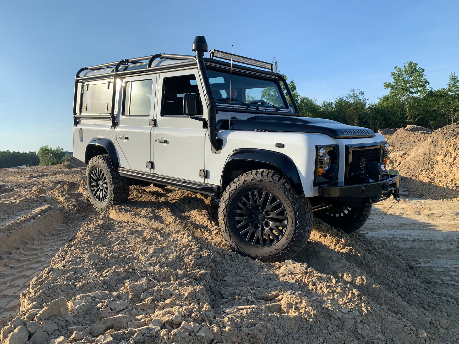 Osprey’s Classic Land Rover Defender Restomod Costs Nearly As Much As Four New Defender 110s