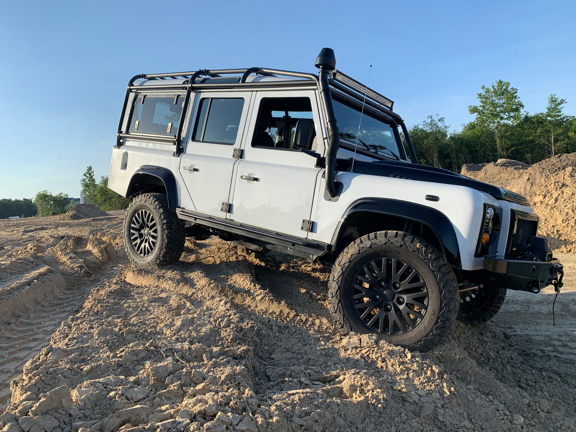 Osprey’s Classic Land Rover Defender Restomod Costs Nearly As Much As Four New Defender 110s