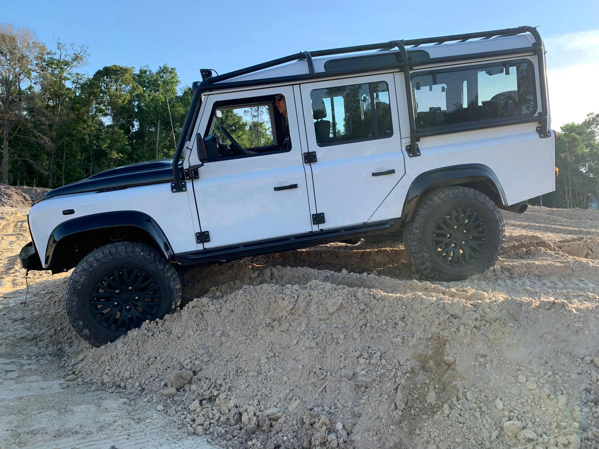 Osprey’s Classic Land Rover Defender Restomod Costs Nearly As Much As Four New Defender 110s