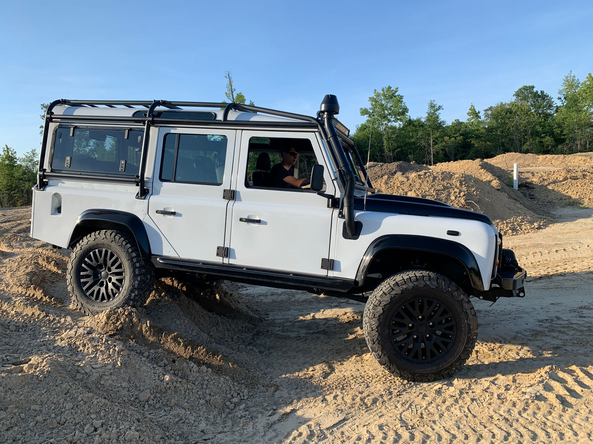 Osprey’s Classic Land Rover Defender Restomod Costs Nearly As Much As Four New Defender 110s