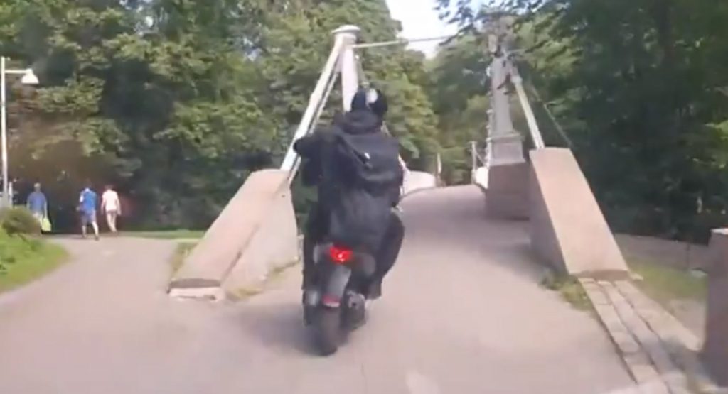  Overzealous Norwegian Police Won’t Stop For No One And Nothing During Chase