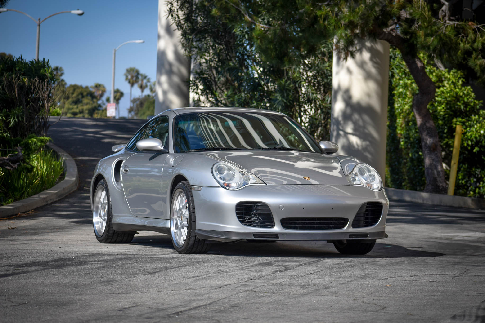 Remember When The Porsche 911 Turbo Was Sold With A Six-Speed Manual?