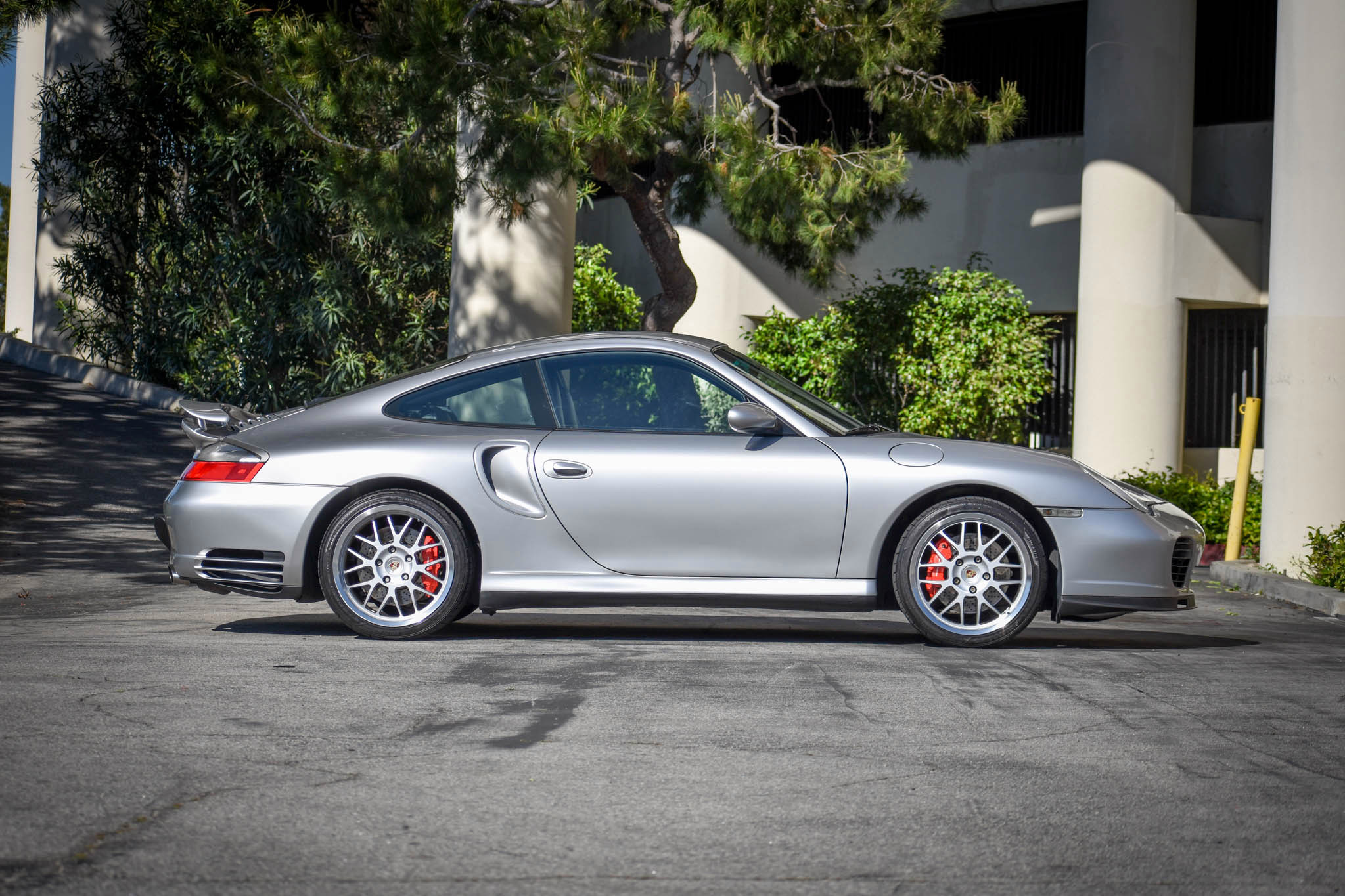 Remember When The Porsche 911 Turbo Was Sold With A Six-Speed Manual?