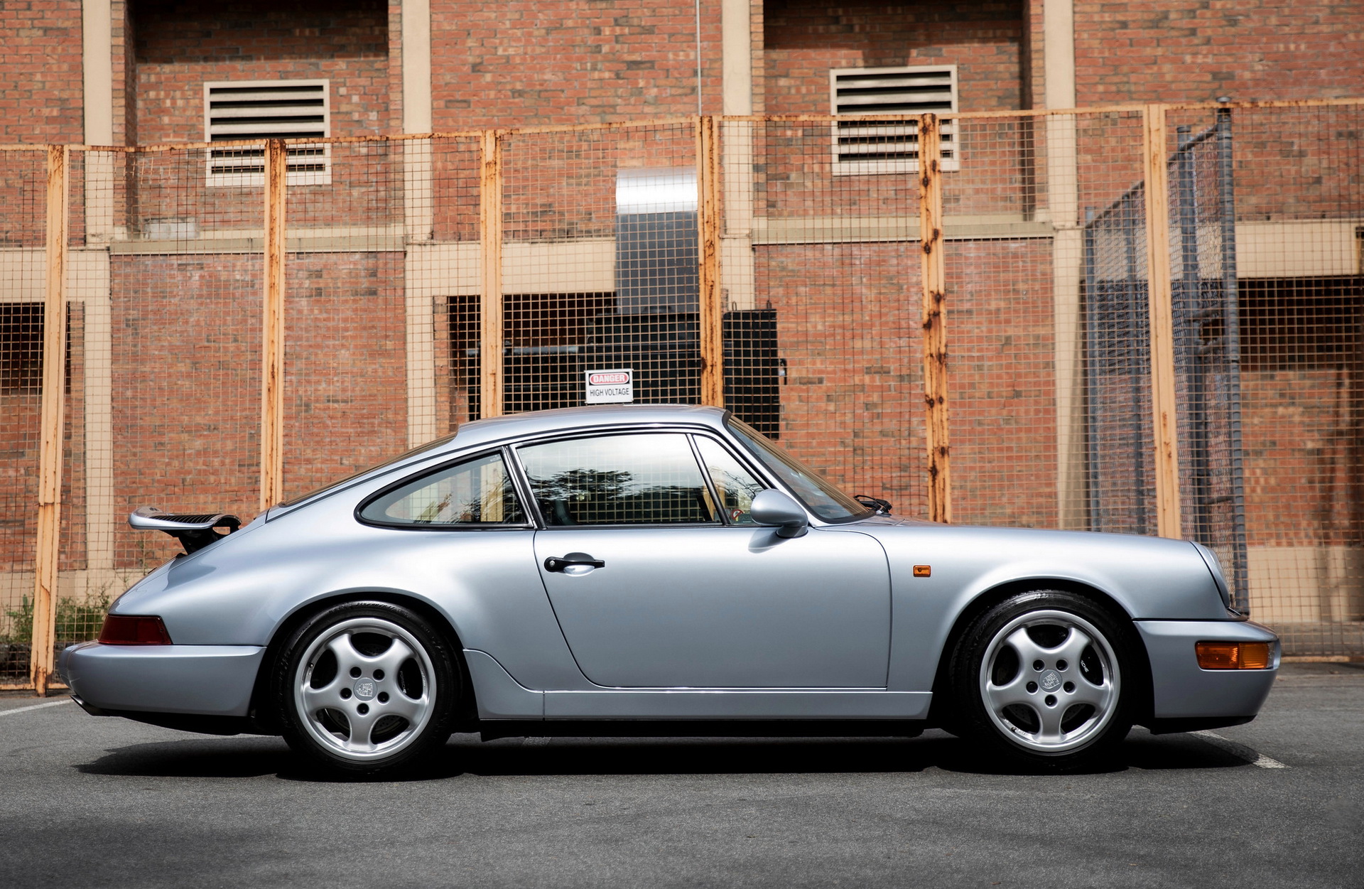 1992 Porsche 911 Carrera RS Is As Pure As Air-Cooled Unicorns Go