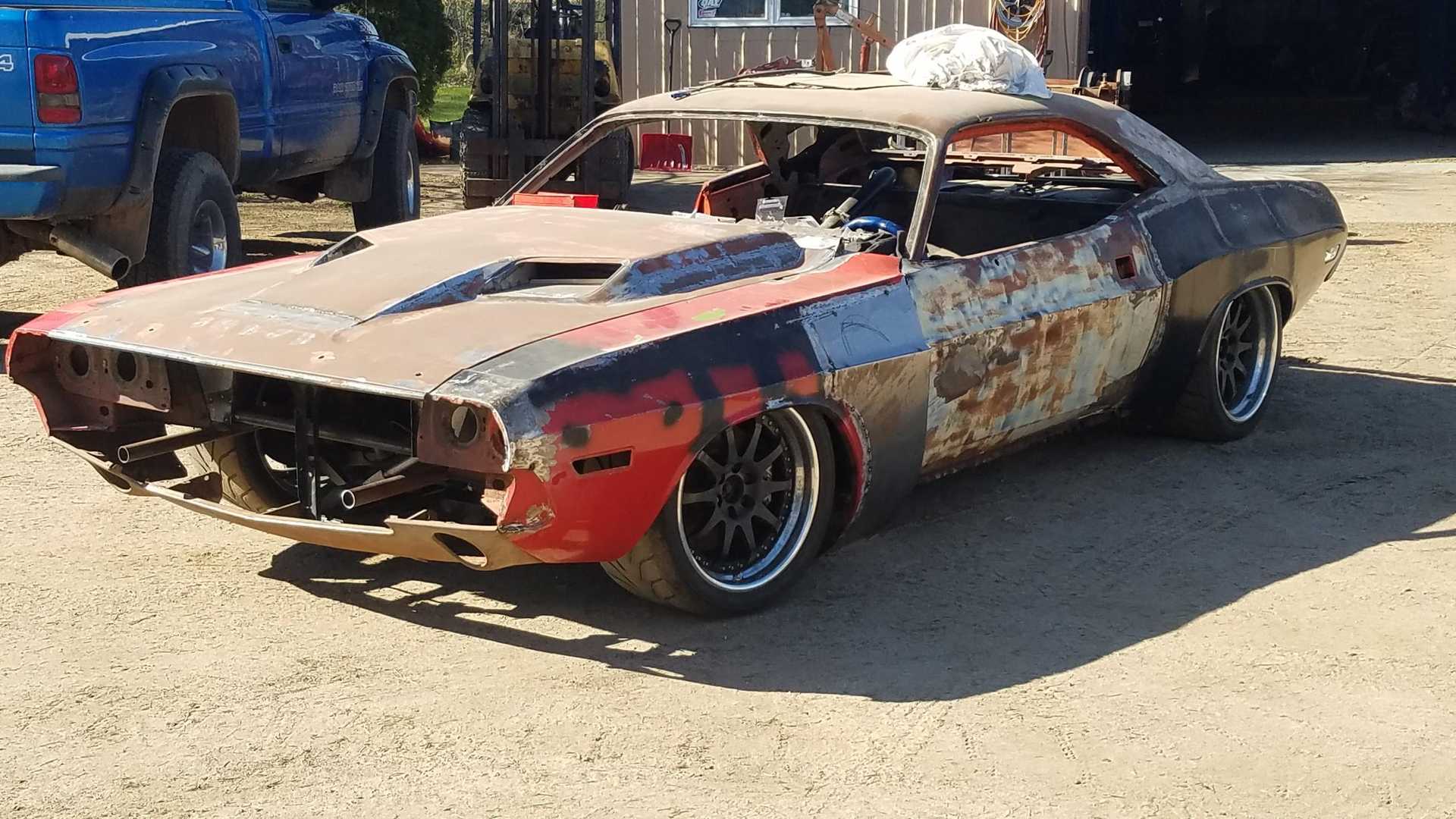 Wild SEMA Build Combines A 1970 Challenger Body With A Viper Frame And Hellcat Engine