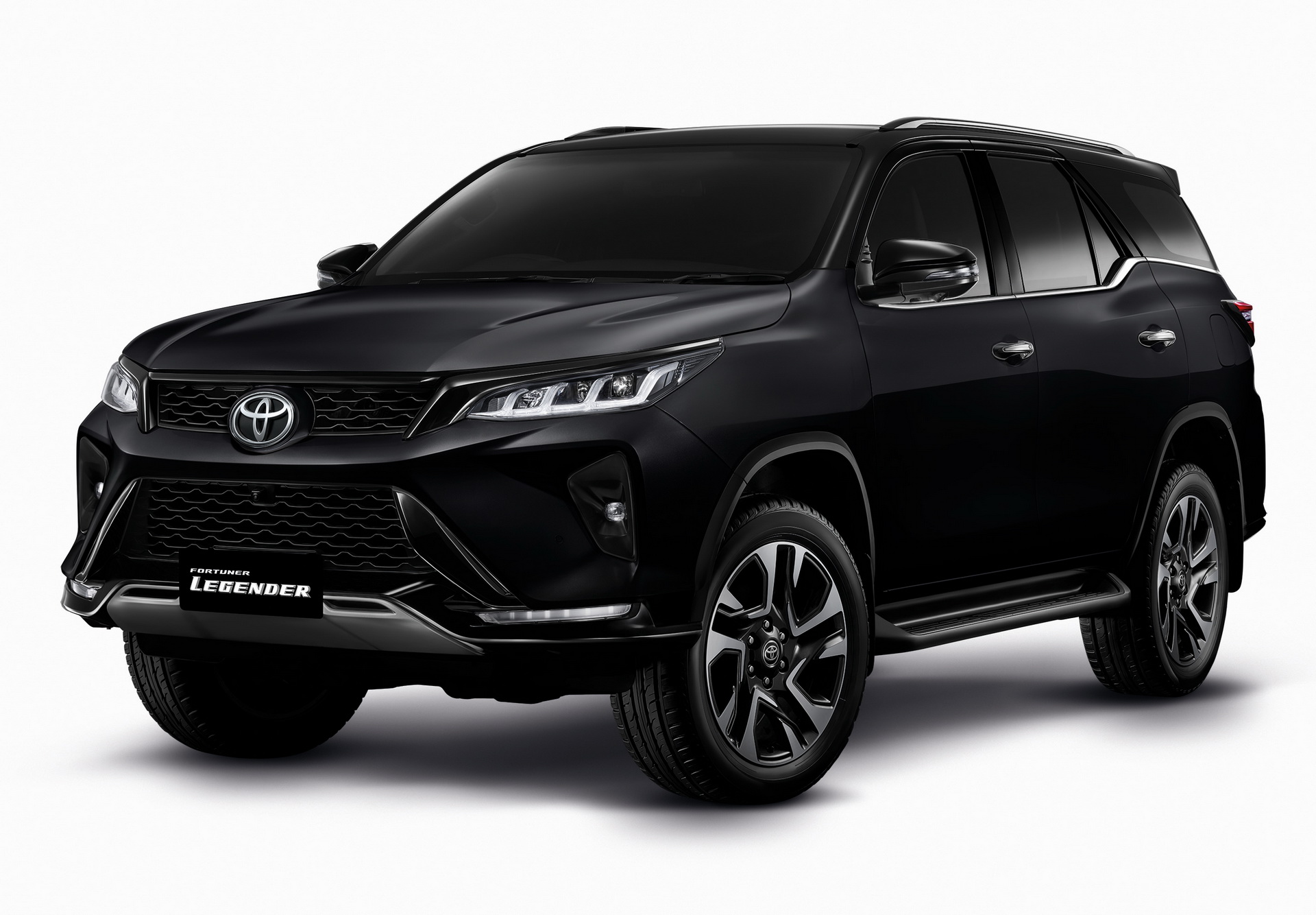 2022 Toyota Fortuner Hilux s 7 Seater SUV Sibling Gets A 