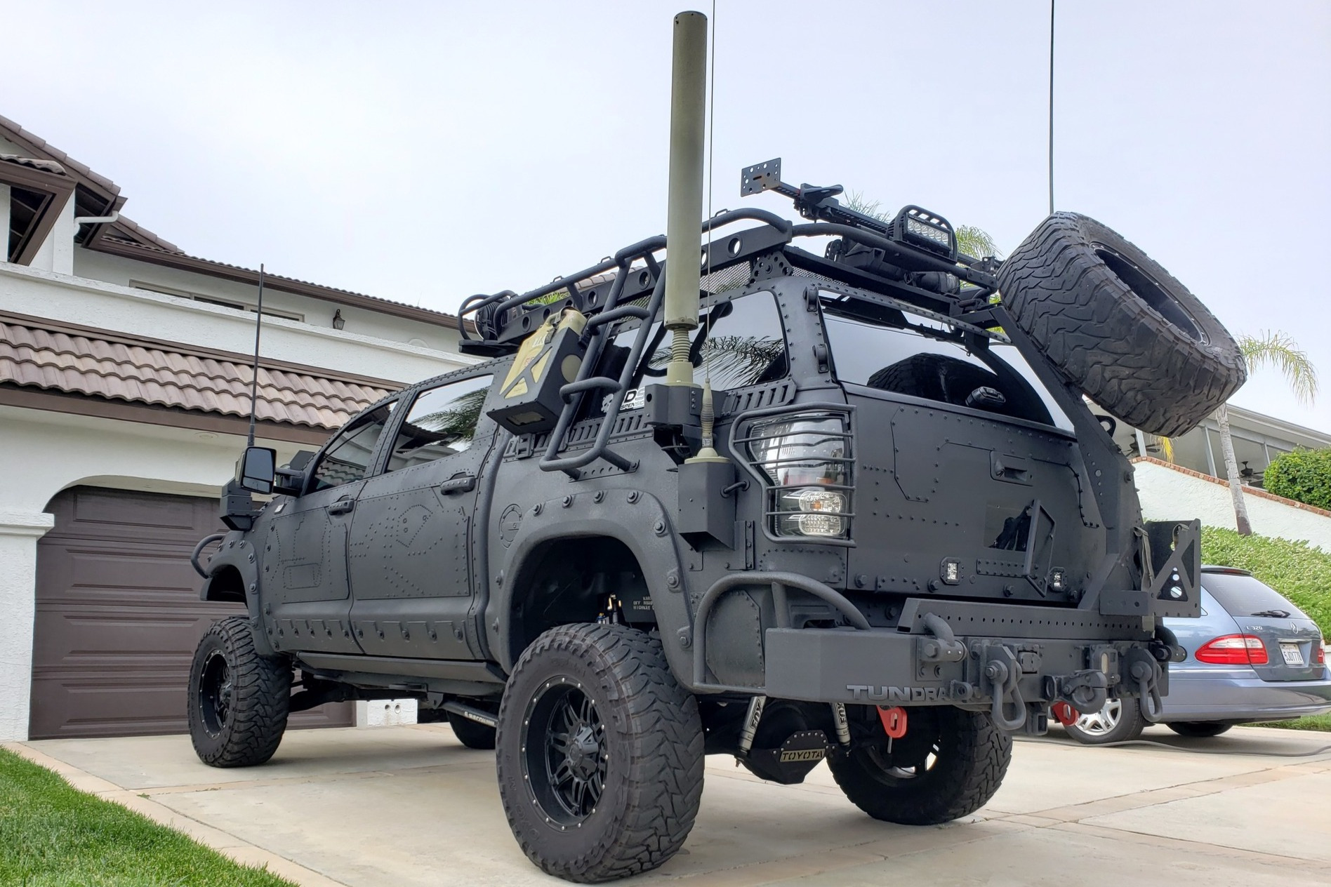 Get Ready For The Zombie Apocalypse With This Crazed Toyota Tundra