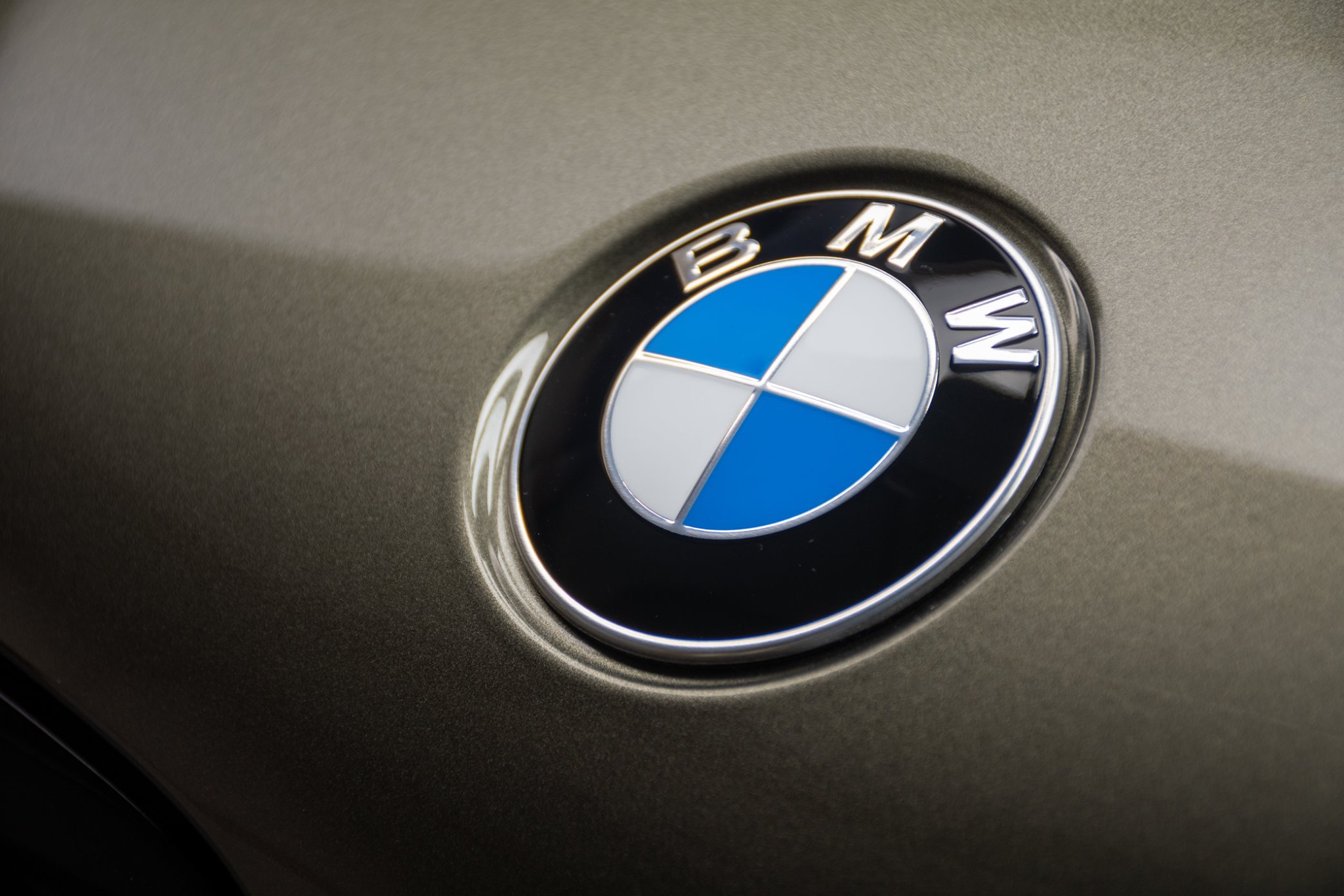 Does Manhattan Green Metallic Suit The $114k BMW X5 M Competition?