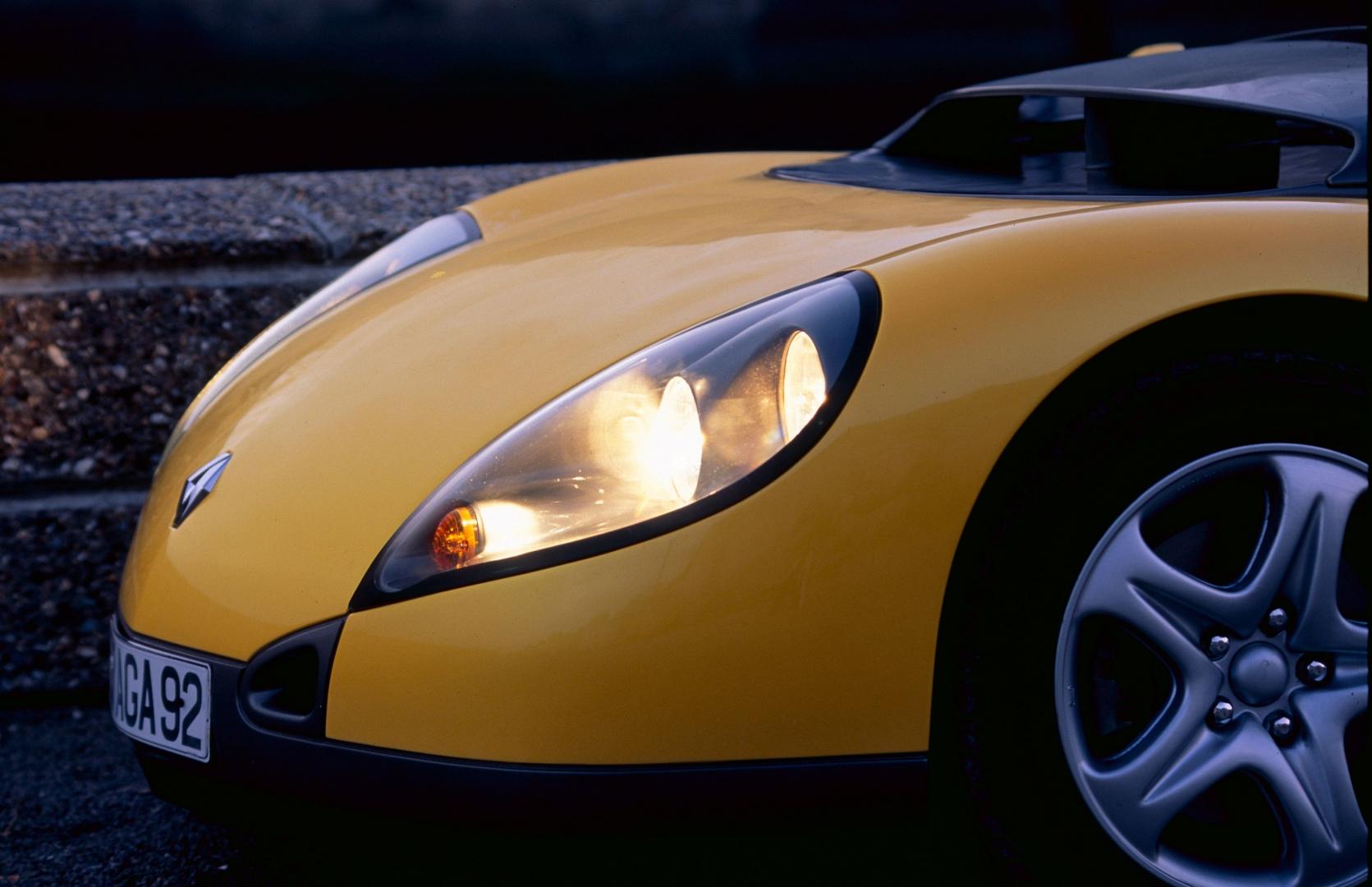 A French Oddity: Renault Sport Spider Turns 25 Years Old
