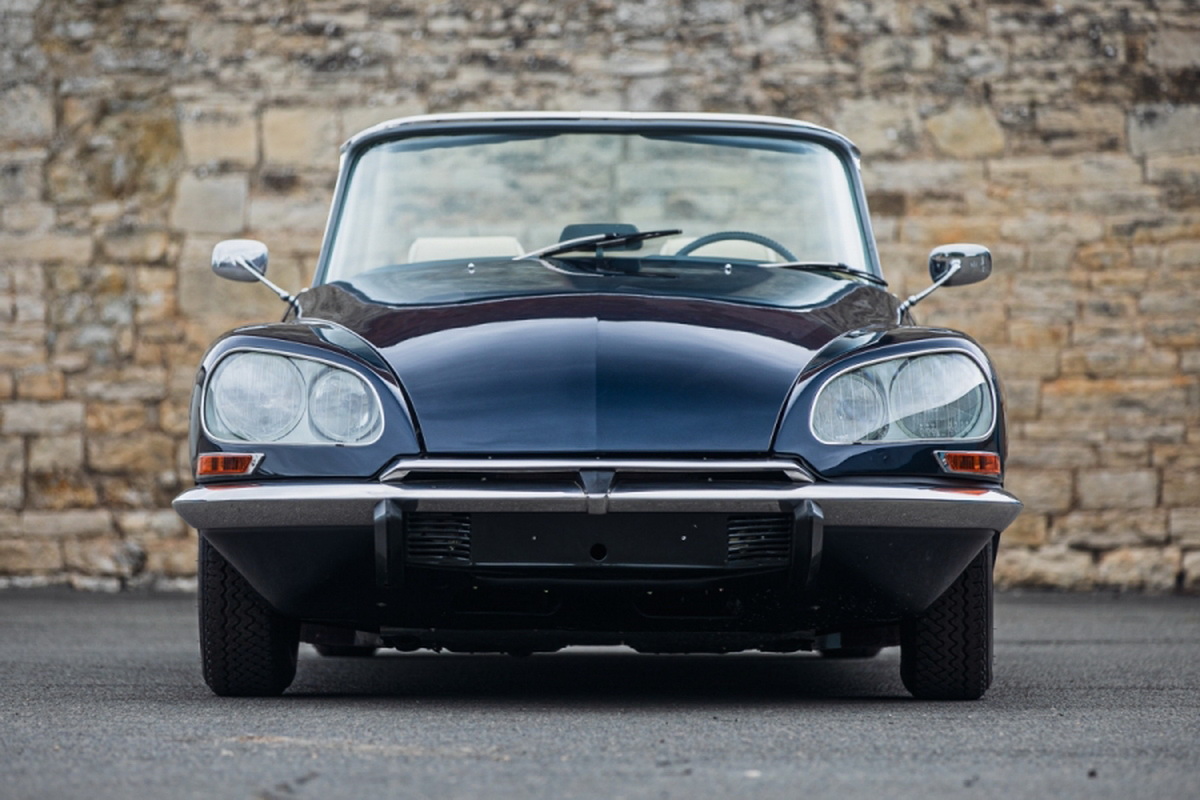 Is There Anything More Elegant Than A Classic Citroen DS21 Décapotable?