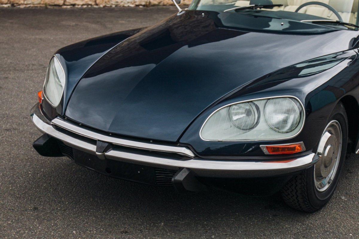 Is There Anything More Elegant Than A Classic Citroen DS21 Décapotable?